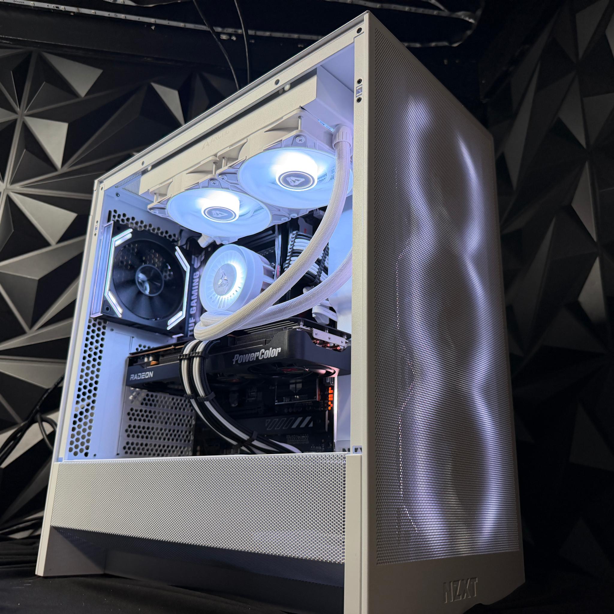 🖤🤍 BLACK HEART 🤍🖤 Ryzen 9 7900X| 9070 XT| 32 GB DDR5| 2.5 TB NVMe| 850W Gold PSU