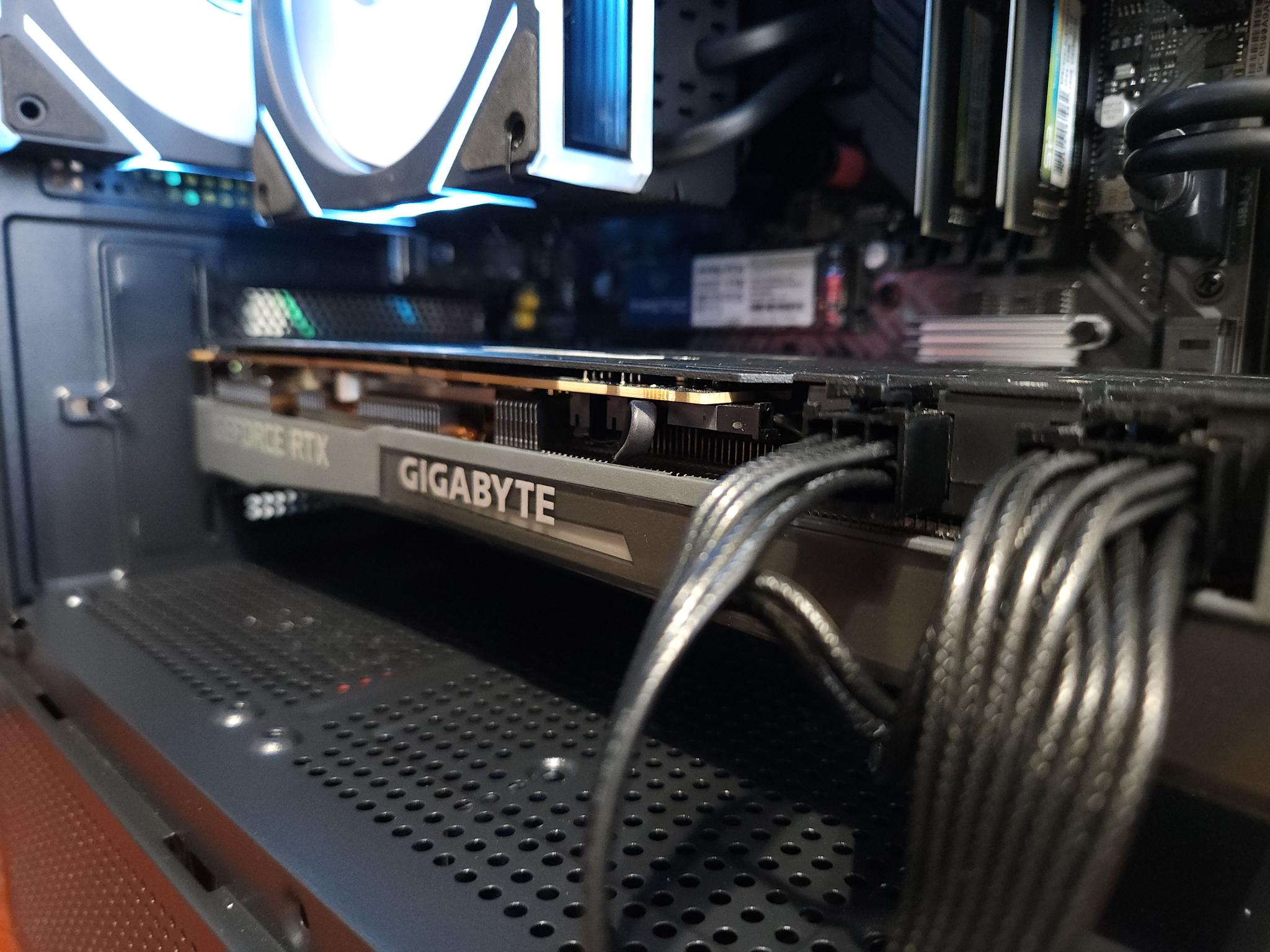 RTX 3070 | Ryzen 7 3700X | 32GB DDR4 RAM 3200 MTs | 1 TB NVME SSD | WIFI & BT