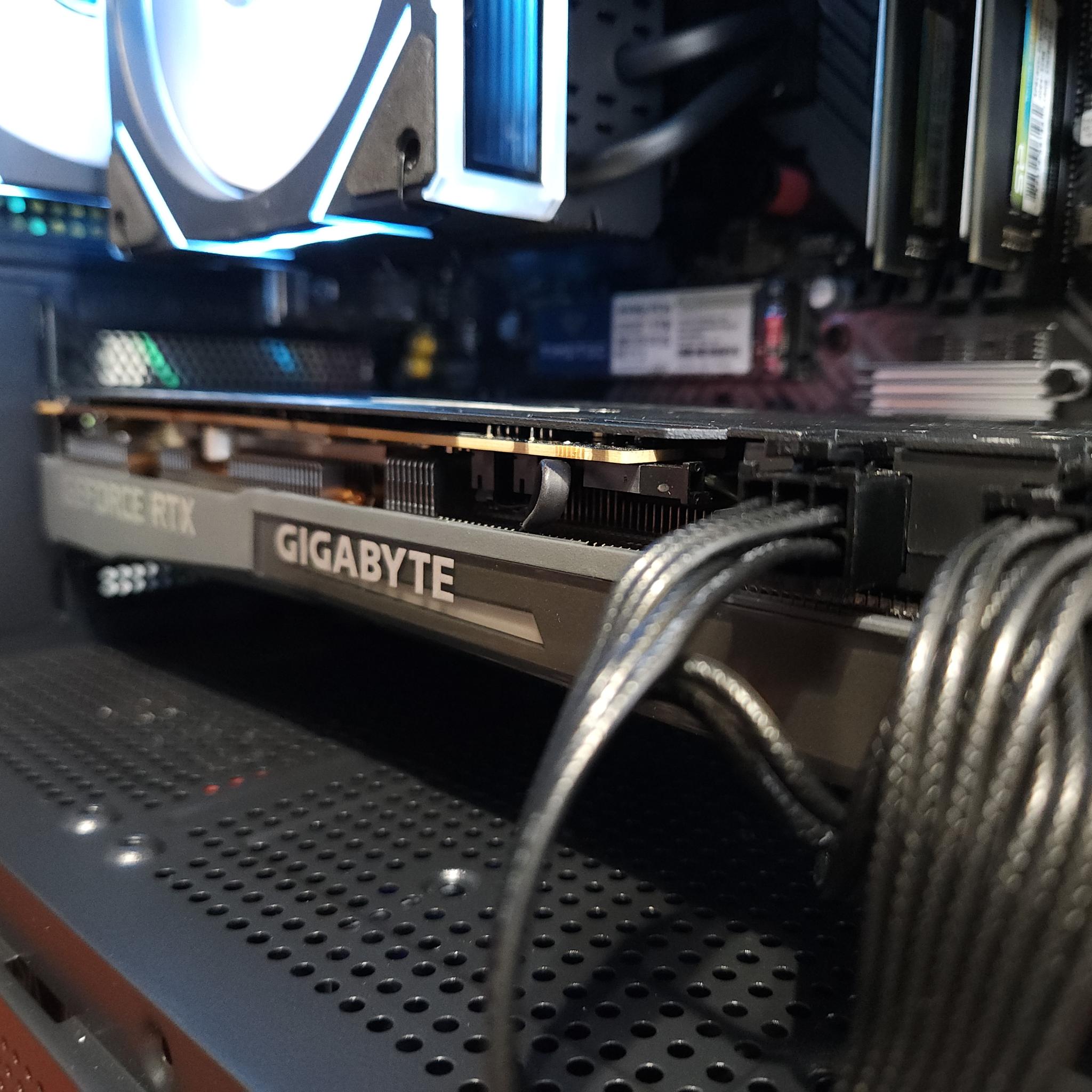 RTX 3070 | Ryzen 7 3700X | 32GB DDR4 RAM 3200 MTs | 1 TB NVME SSD | 650W BRONZE | WIFI & BT