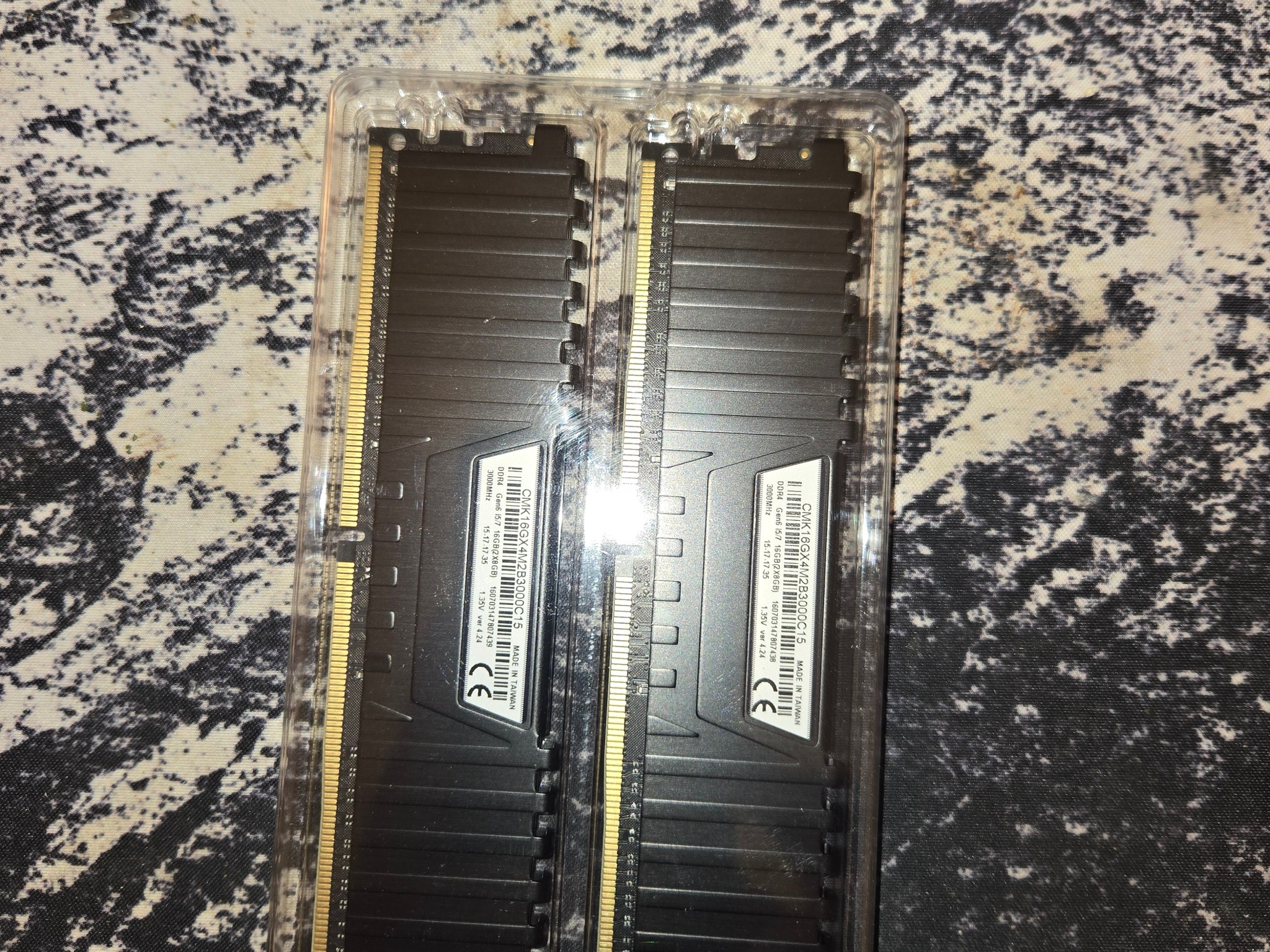 CORSAIR VENGEANCE LPX DDR4 2X8 GB (16 GB) 3000 MHz