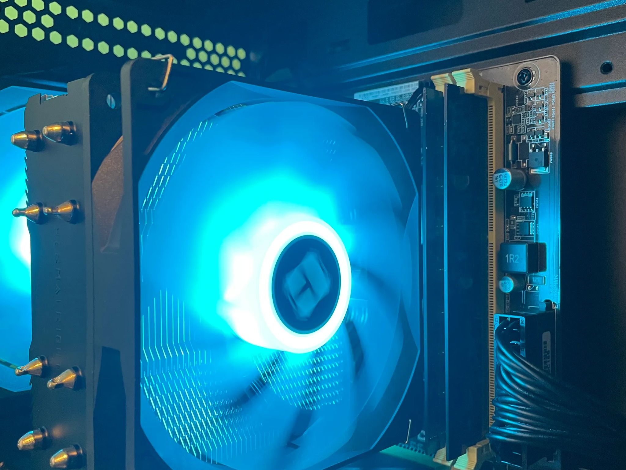 !ILLUSION! Glass Gaming PC | Intel i5 / Amd RX580 / 8GB / 600GB Win 10 Pro WiFi