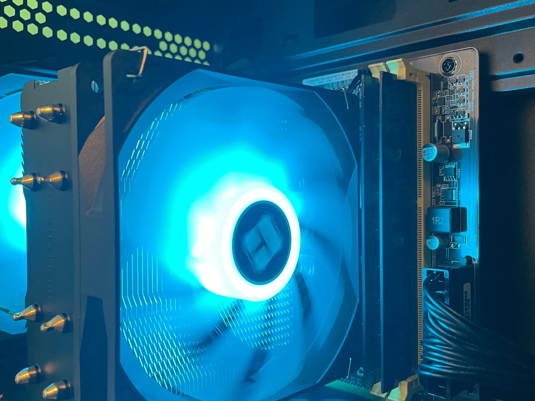 !ILLUSION! Glass Gaming PC | Intel i5 / Amd RX580 / 8GB / 600GB Win 10 Pro WiFi