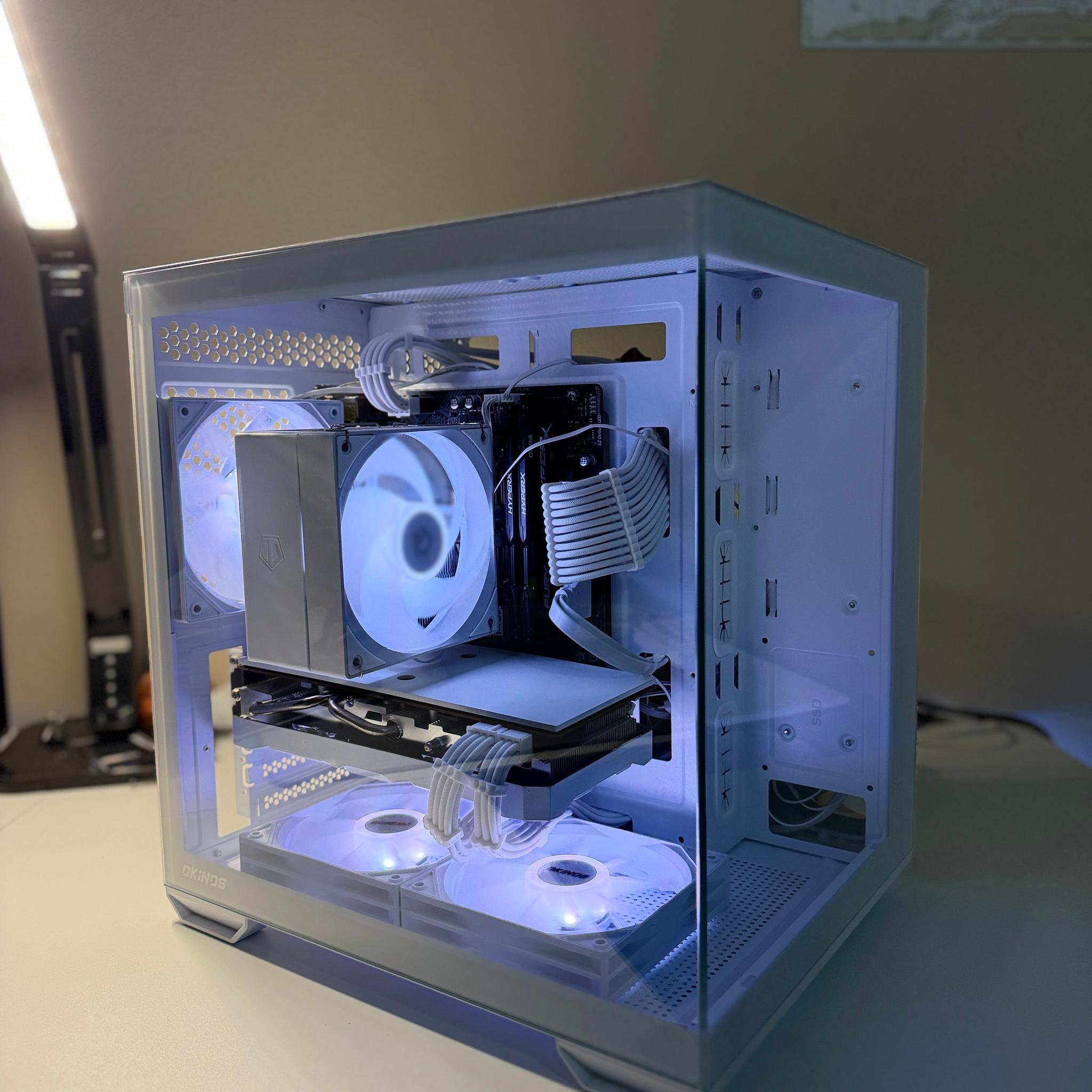 White Gaming PC | RX 5700 XT | 1.75 TB storage | 16gb ddr4 | INTEL i5-9600k