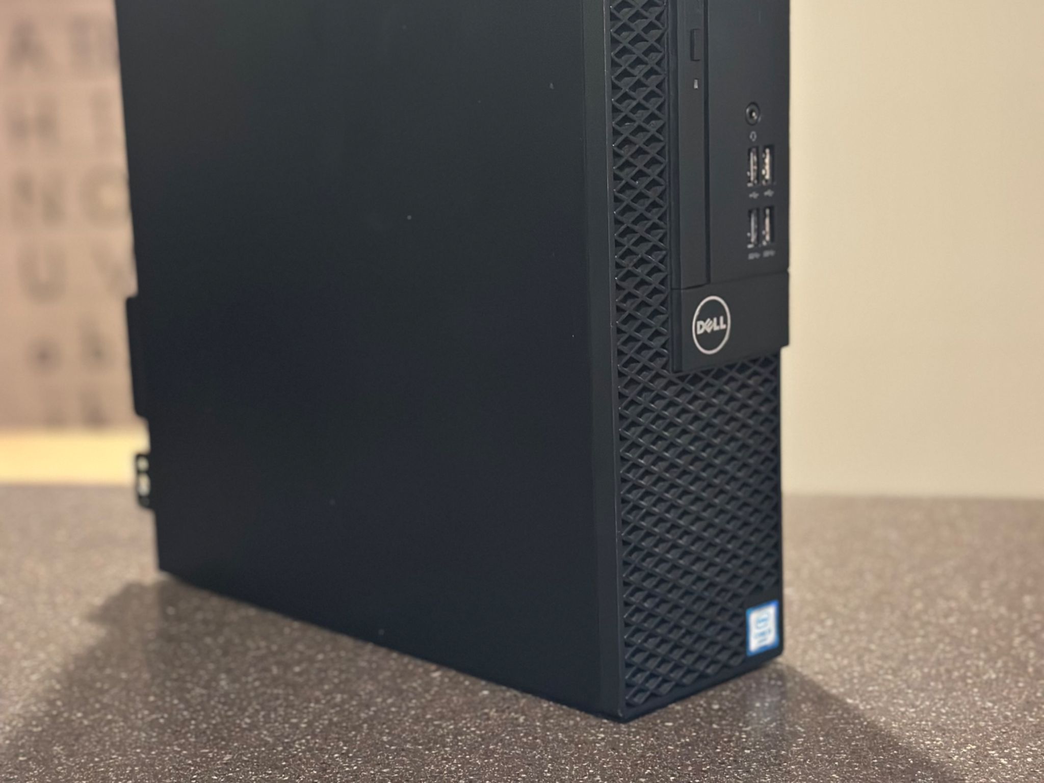 Dell Optiplex 3050 i3-6100 3.7Ghz 128GB SSD 8GB DDR4 R7 250