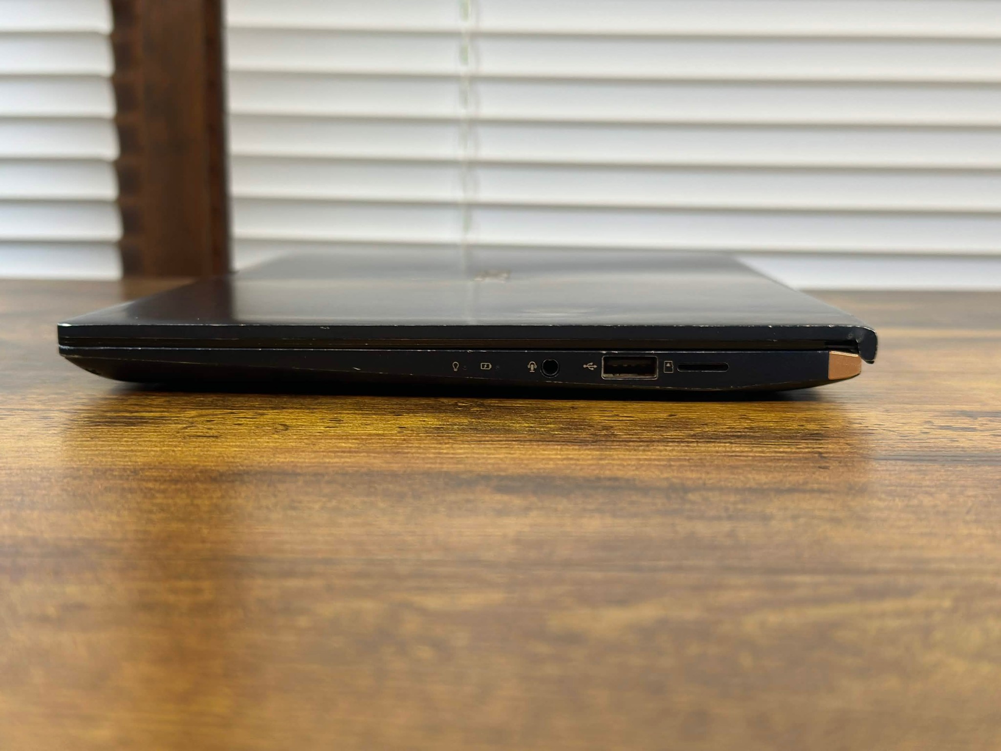 Asus UX434F | Intel i7 10105U | NVIDIA MX250 2GB | 16GB DDR4 | 500GB NVME | Windows 11 | 14" Laptop