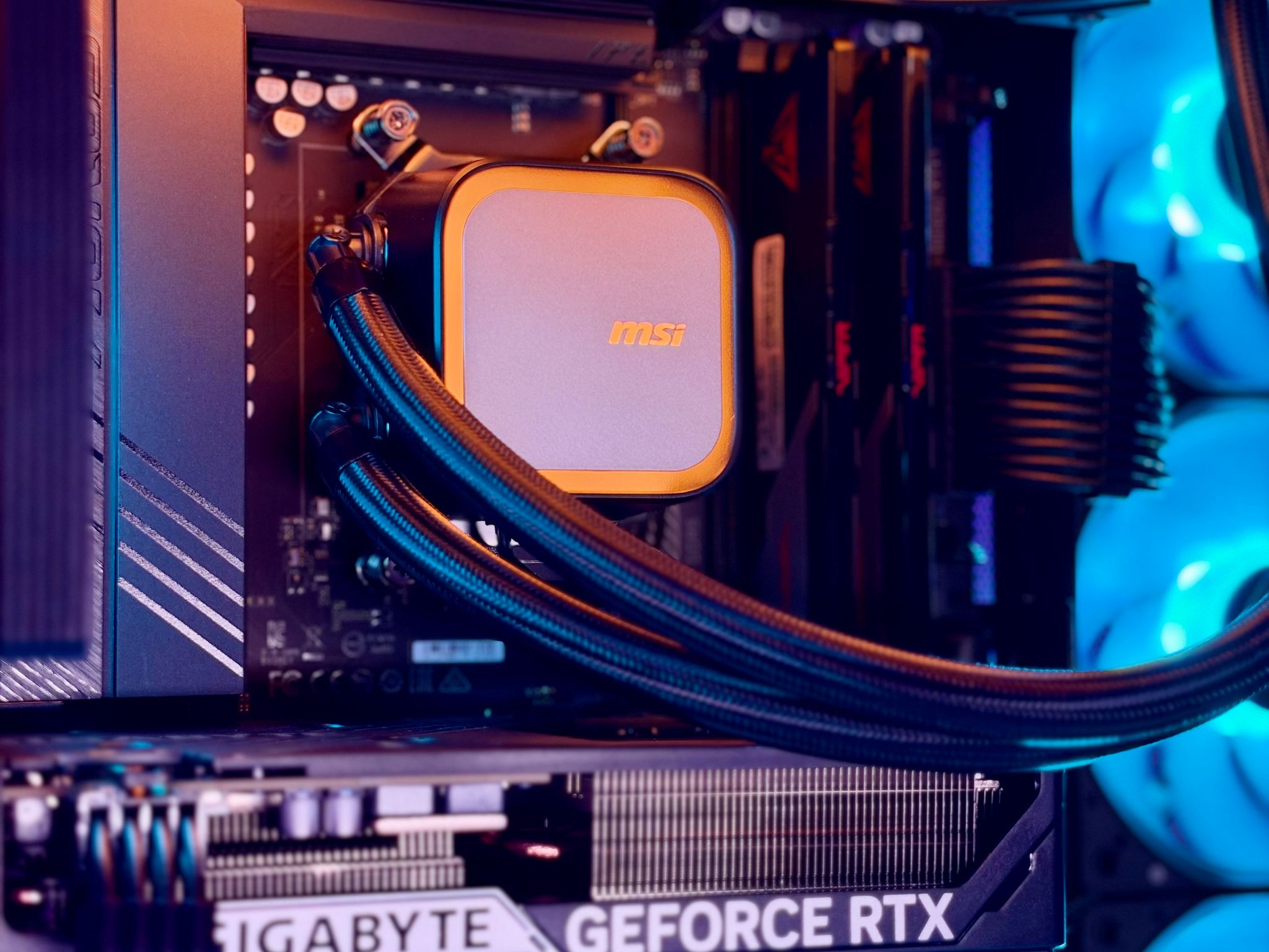 Vector - Ryzen 9600X | Nvidia RTX 5060 | 16GB DDR5 RAM 6000MHz | 1TB SSD NVMe Gen4 | WiFi | BT