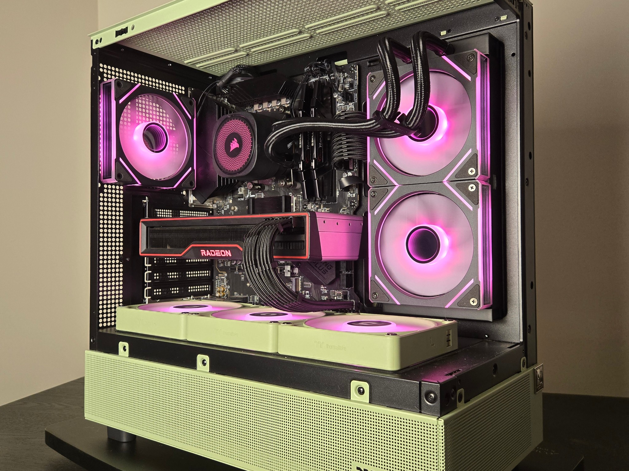 RX 6900 XT | Ryzen 7 5800XT | 32gb DDR4 |1tb Storage