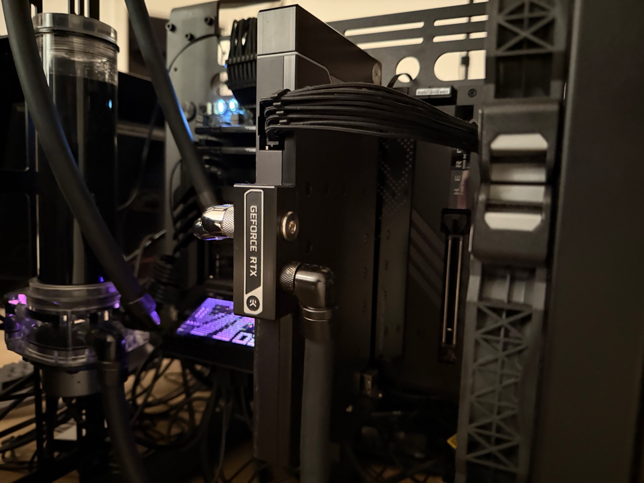 LIQUID COOLED ASUS ROG STRIX 4090 OC x EKWB