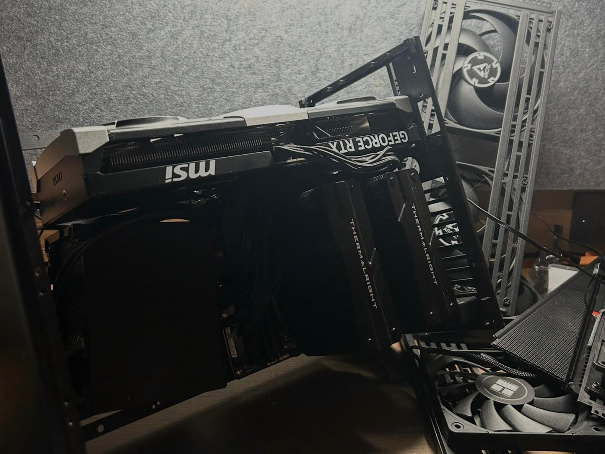 9800X3D + RTX 5080 NCASE M2 Mini ITX Gaming PC