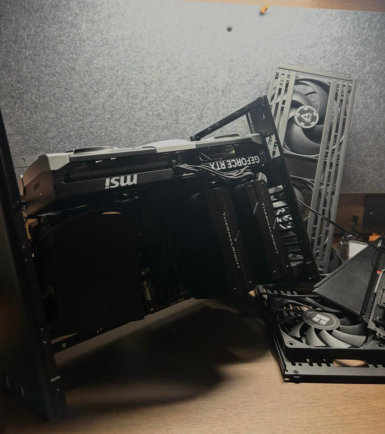9800X3D + RTX 5080 NCASE M2 Mini ITX Gaming PC