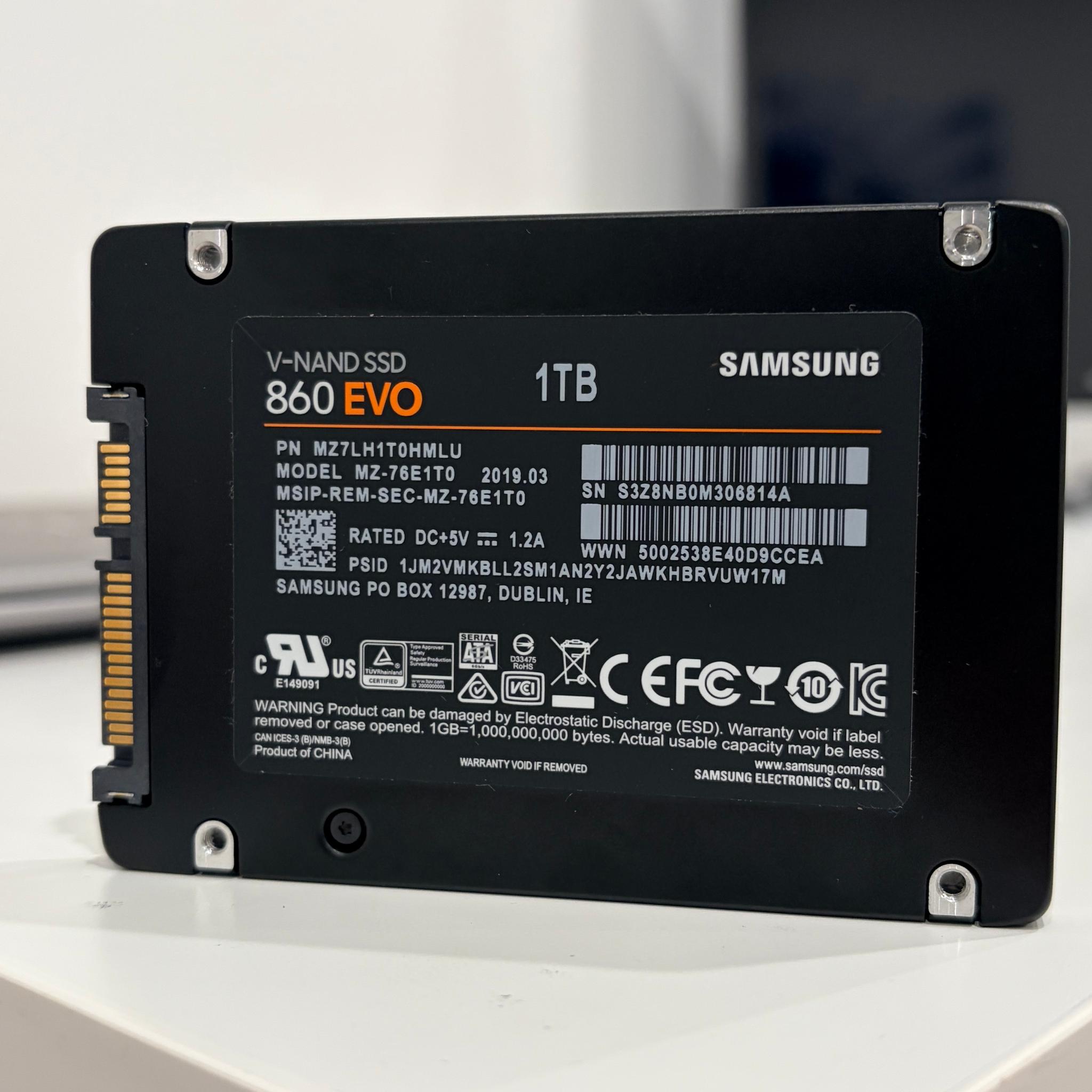 Samsung EVO 860 1 TB SATA III SSD 6 Gbps