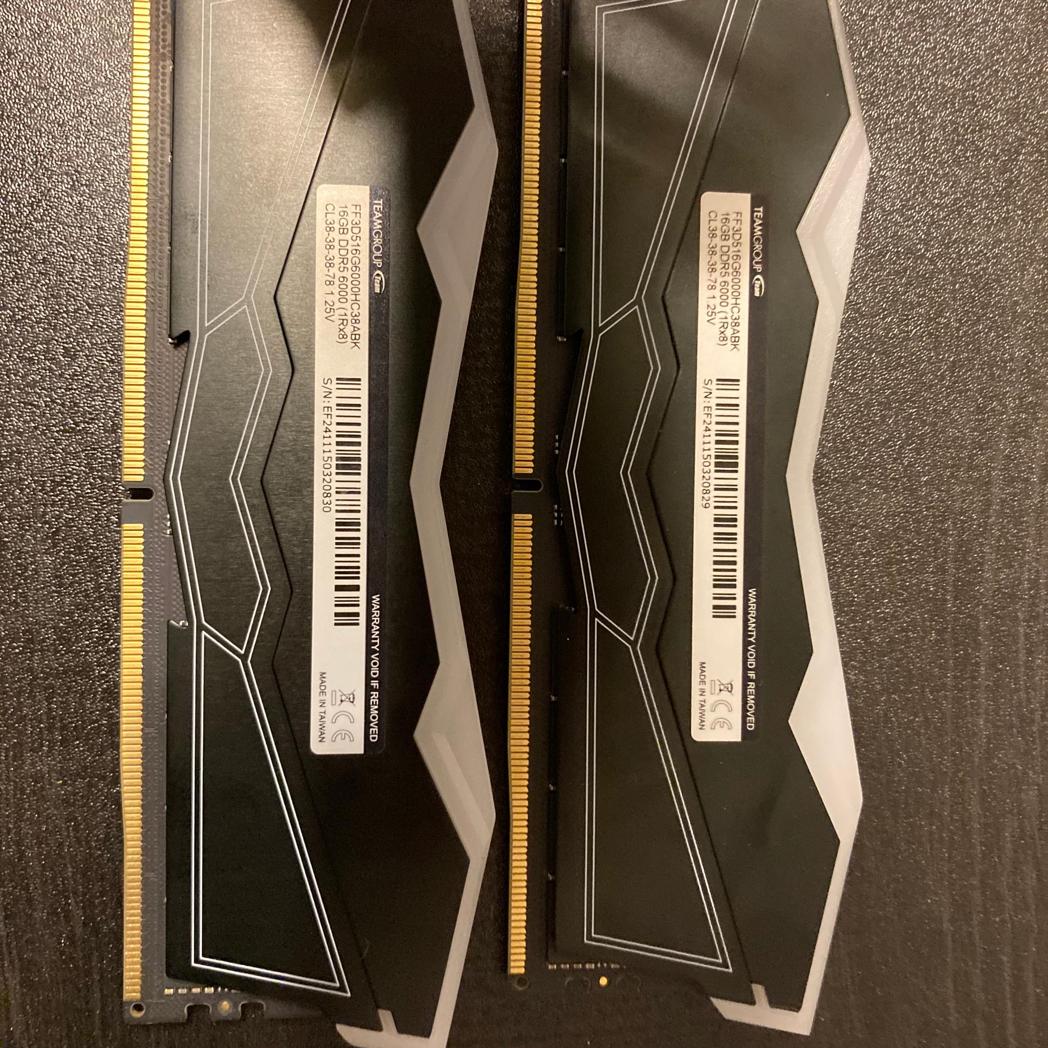 DDR5 32 GB T-FORCE DELTA RGB DDR5-6000