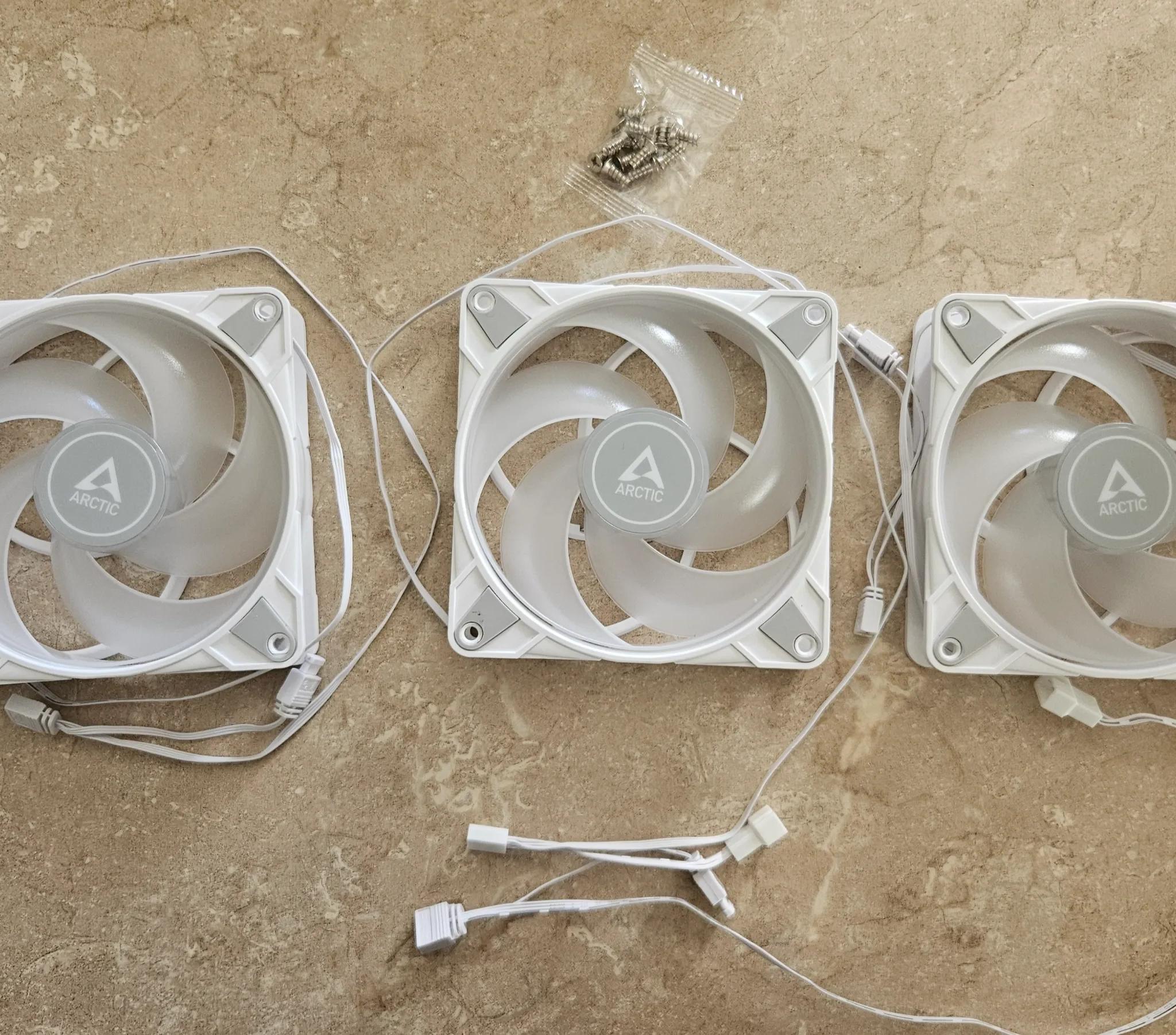 3 x 120mm A-RGB Case Fans - Arctic P12 PWM