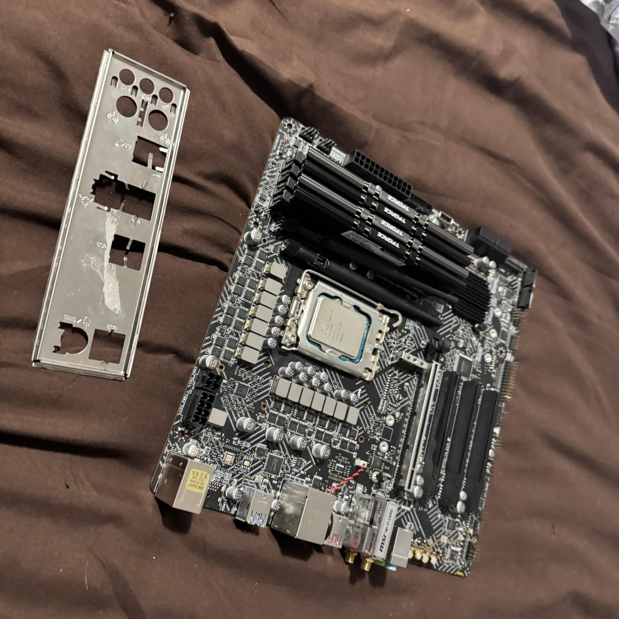MSI Pro B660m-a Cec mobo i5-12400F intel 32GB DDR4 Bundle