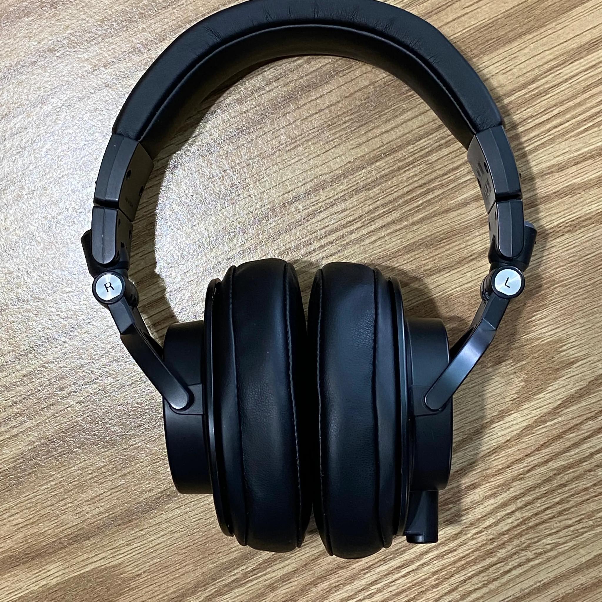 Audio-Technica ATH-M50X Professional Studio Monitor Headphones, Black