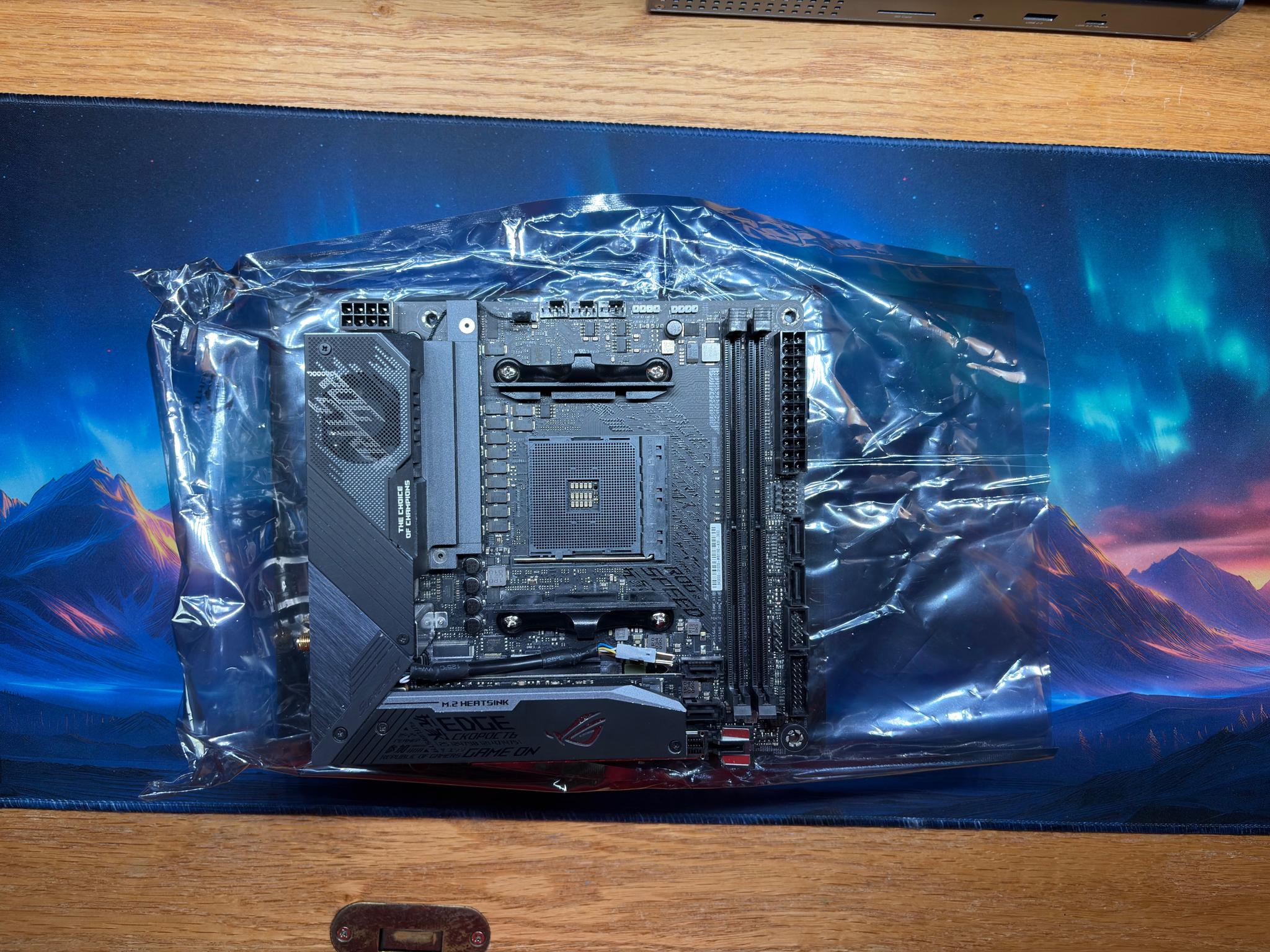 ASUS ROG Strix X570-I Gaming, X570 Mini-ITX Gaming Motherboard