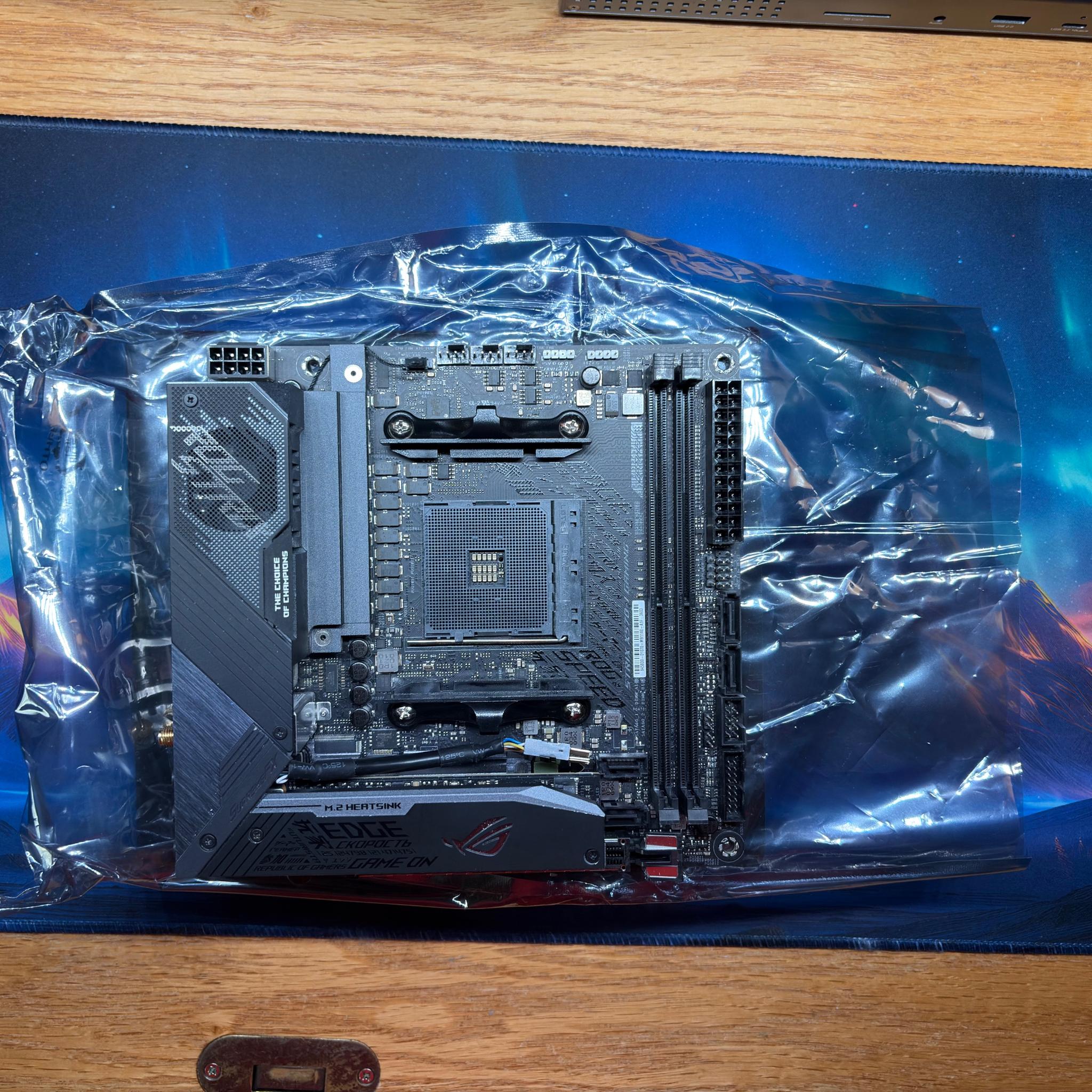 ASUS ROG Strix X570-I Gaming, X570 Mini-ITX Gaming Motherboard