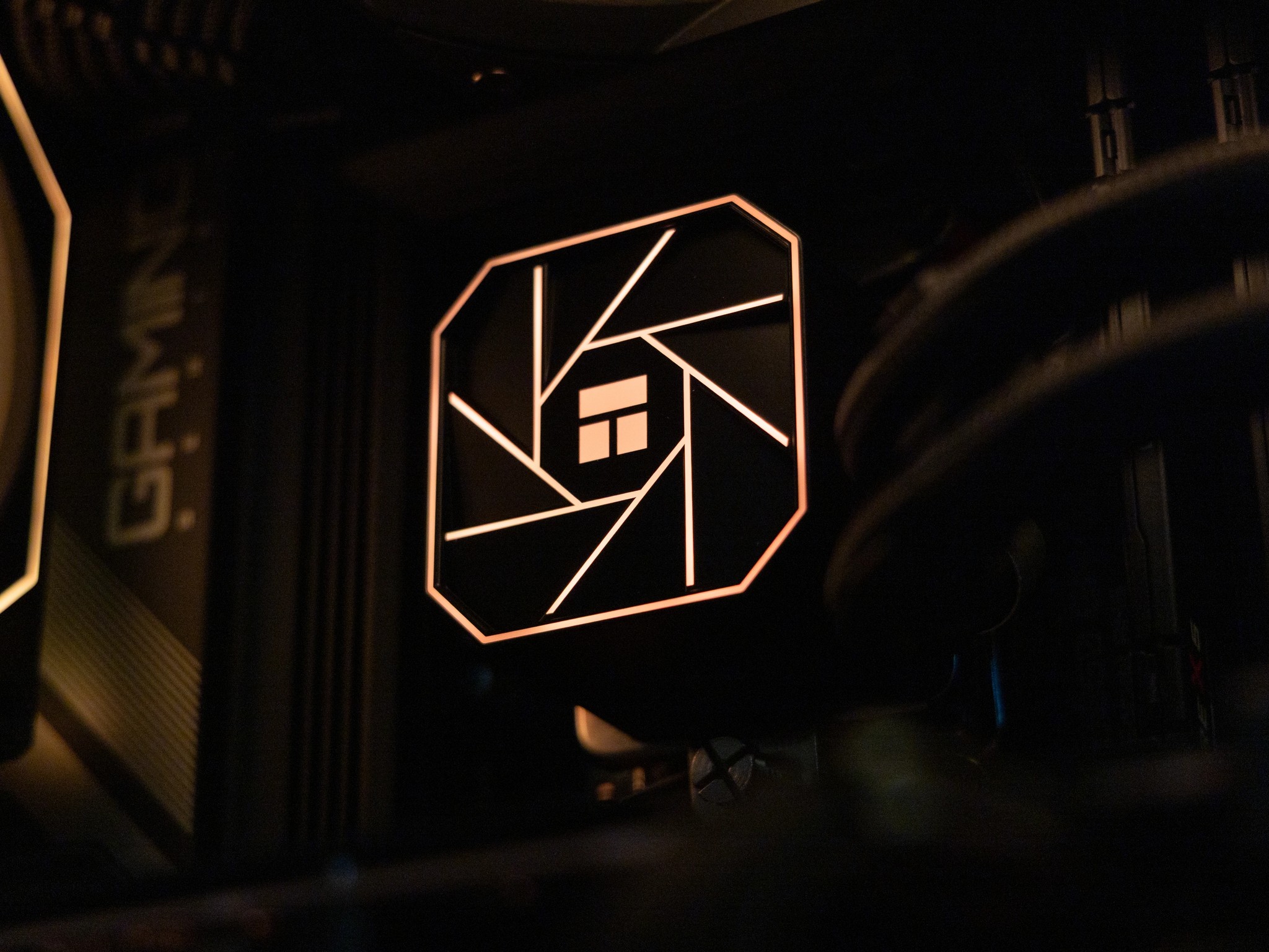 🤖 Cyclone 2.0 🤖 RTX 5070 / AMD R7 9700X / 2TB NVME / 32GB DDR5 RAM / 240 AIO / Windows 11 Pro