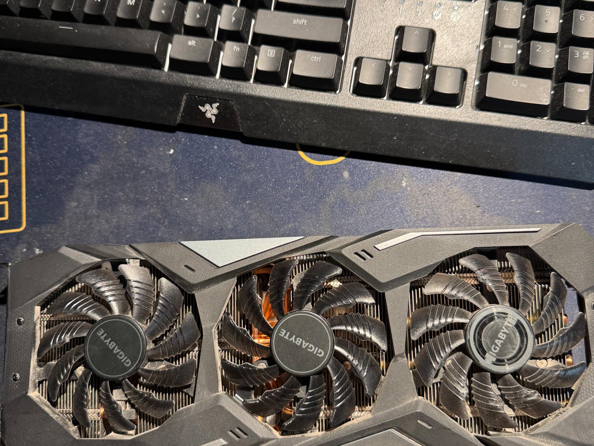 AMD RX 5700 xt 8 gb gigabyte