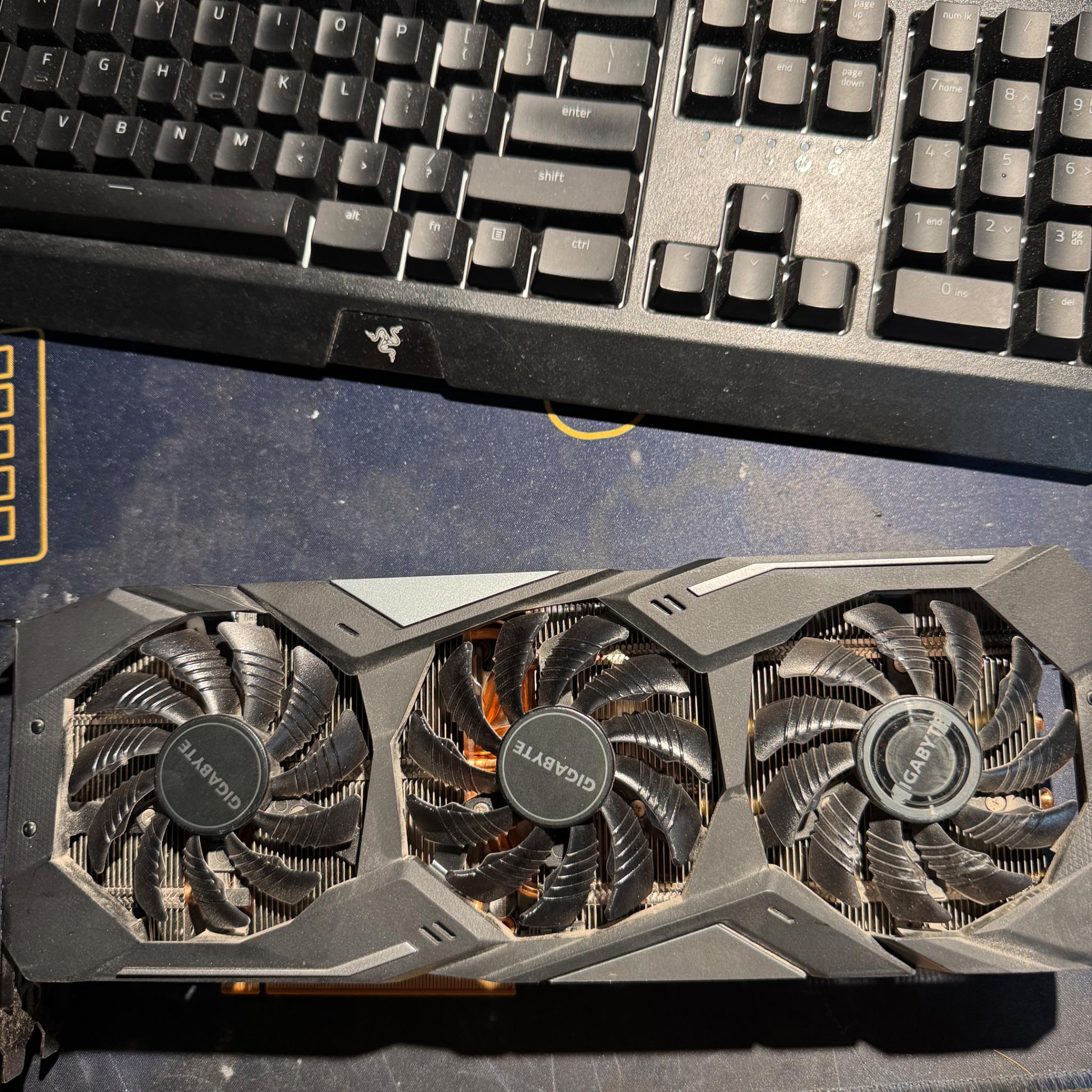 AMD RX 5700 xt 8 gb gigabyte