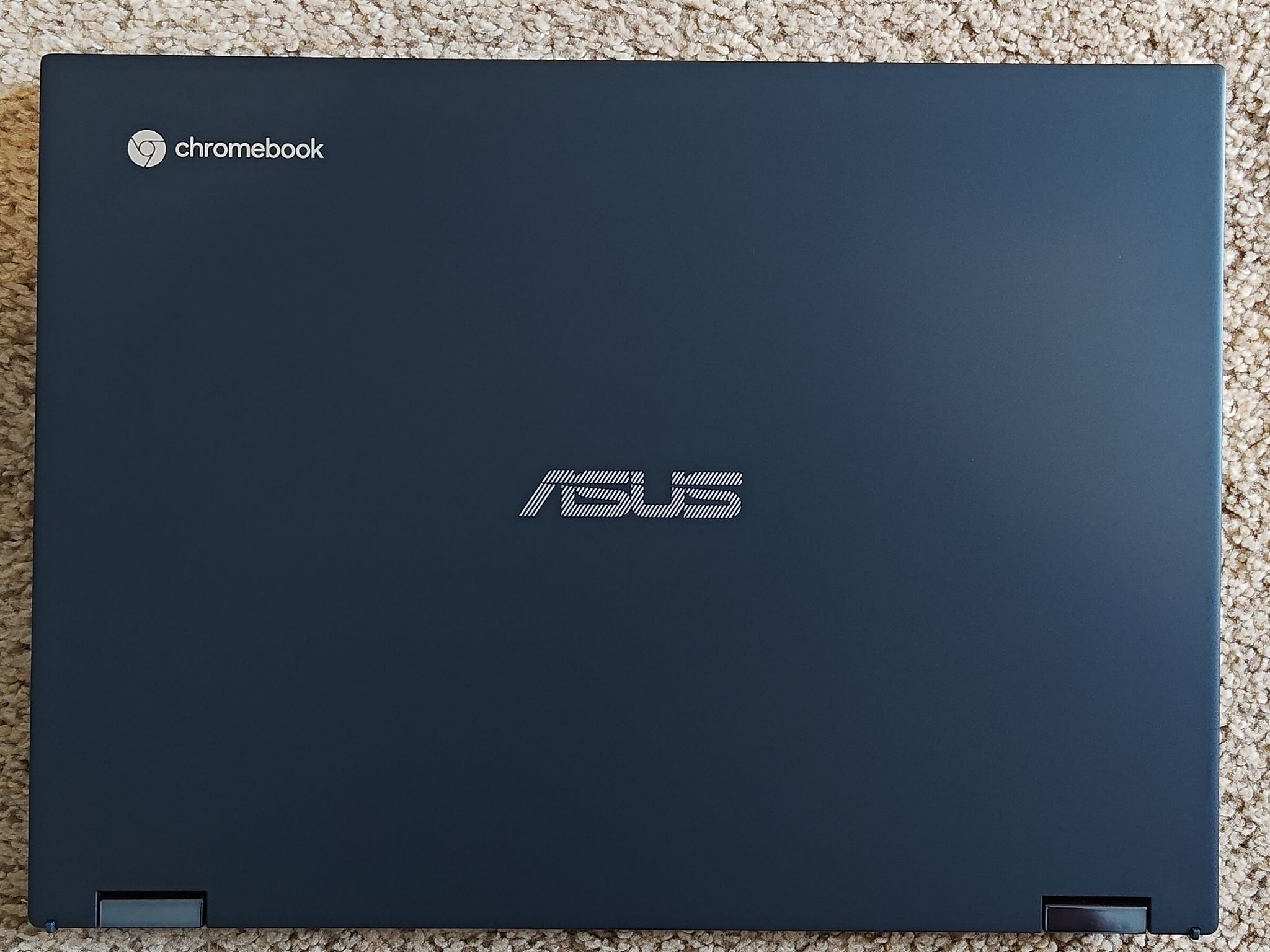ASUS 14" 2-in-1 Chromebook - AMD Ryzen 3 7320C - 8GB RAM - 128GB SSD - LIKE NEW + FREE SHIPPING!