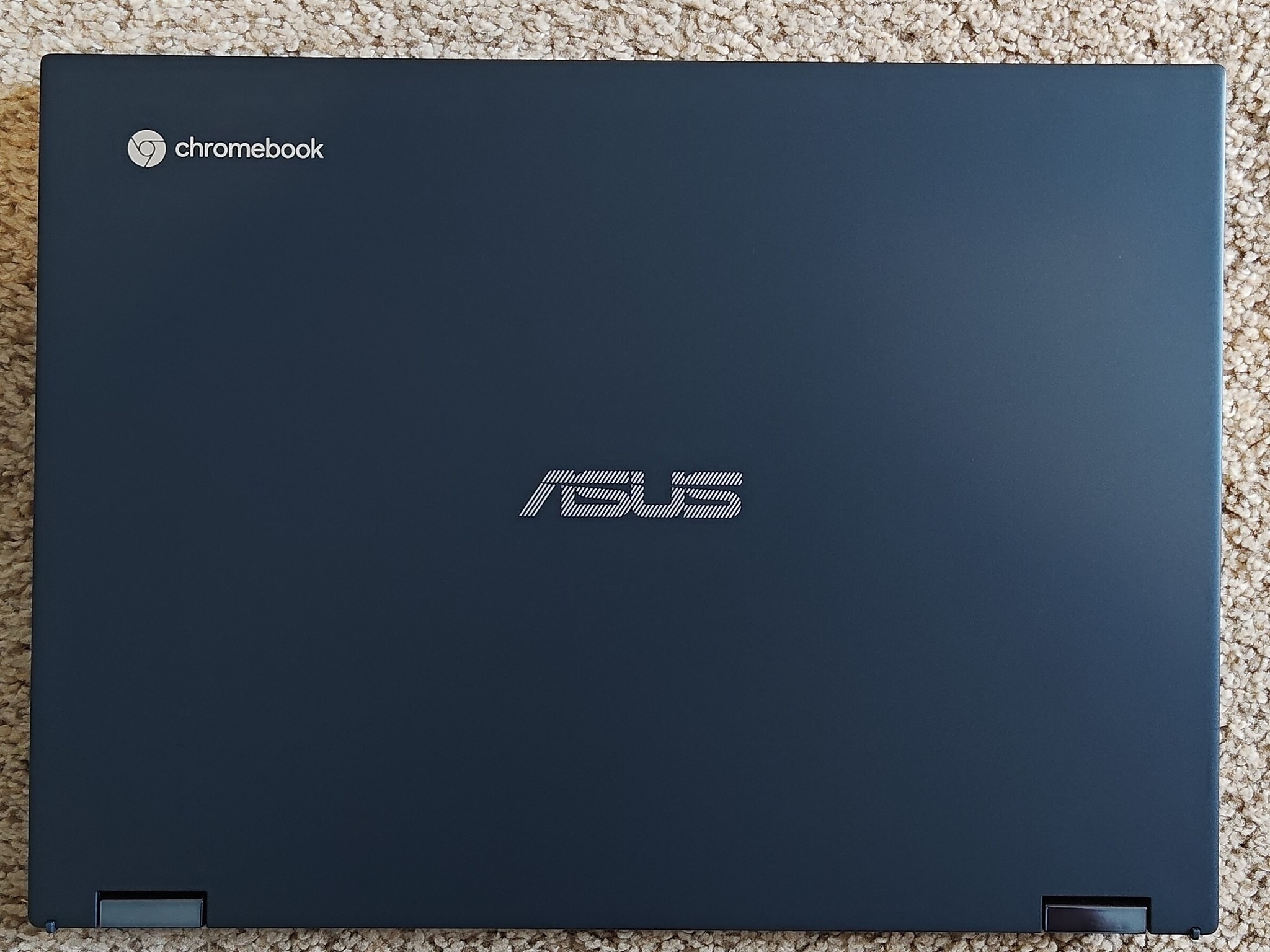 ASUS 14" 2-in-1 Chromebook - AMD Ryzen 3 7320C - 8GB RAM - 128GB SSD - LIKE NEW + FREE SHIPPING!