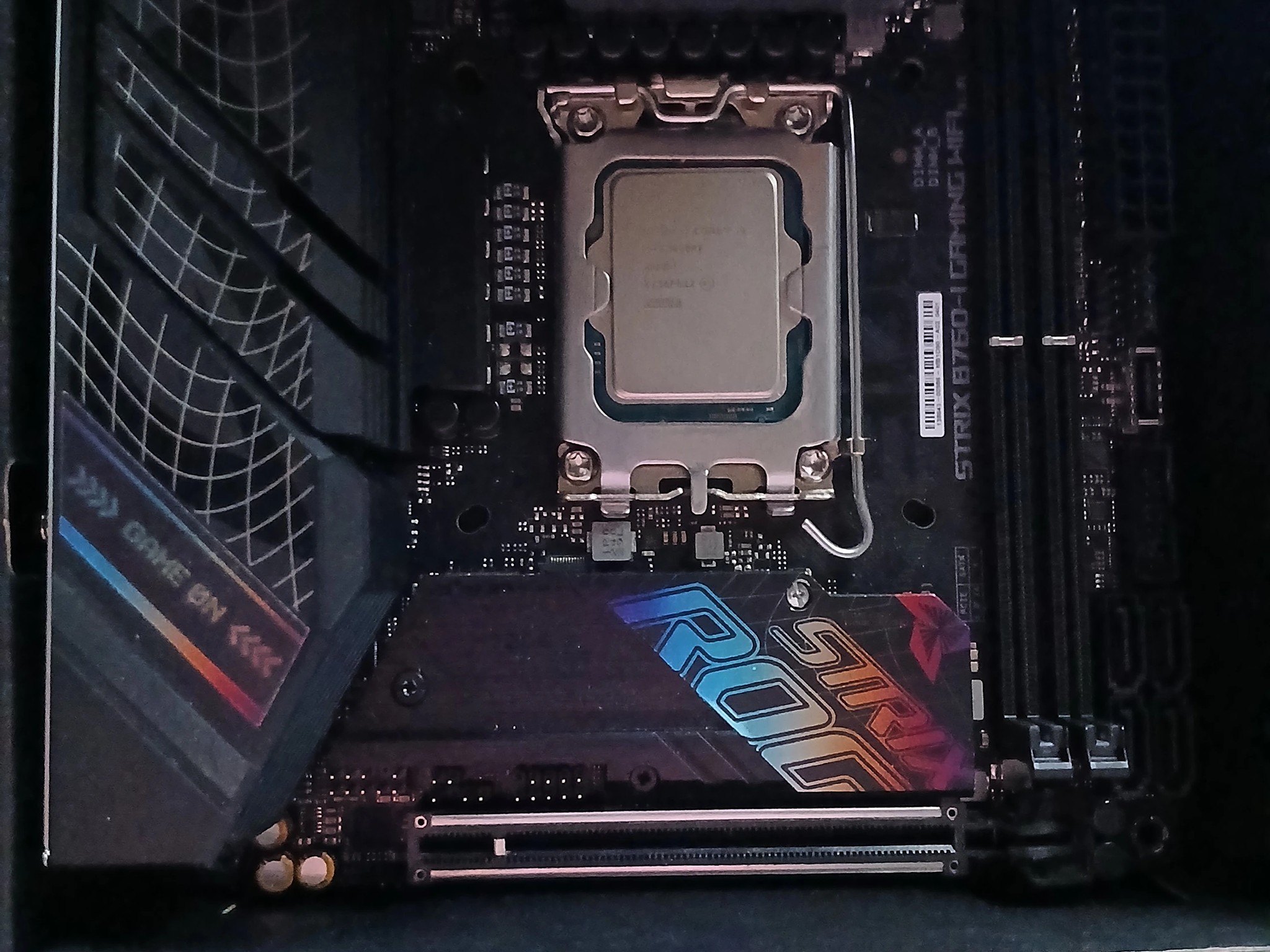 Rog Strix B760-I Gaming WiFi With I9-13900KF
