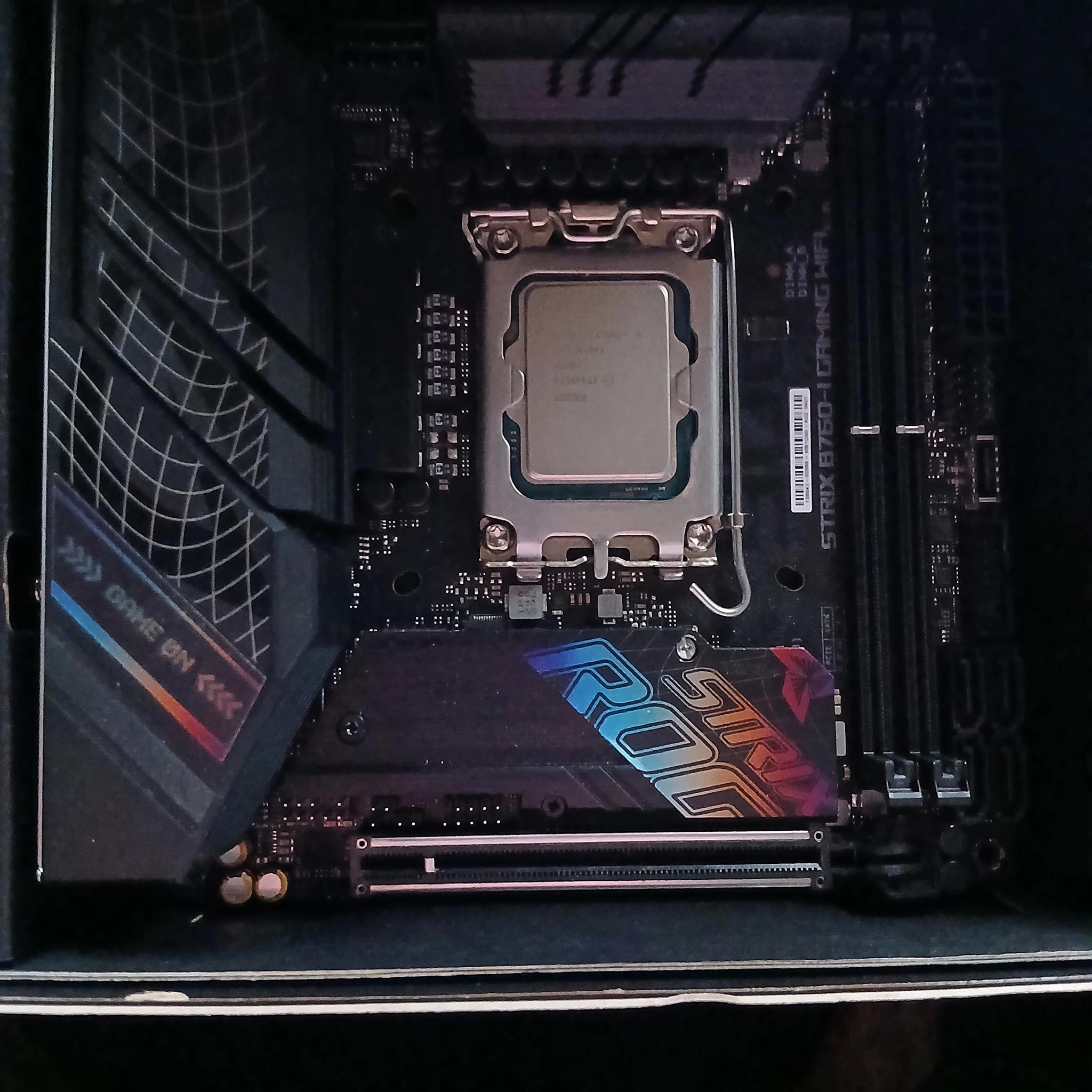 Rog Strix B760-I Gaming WiFi With I9-13900KF