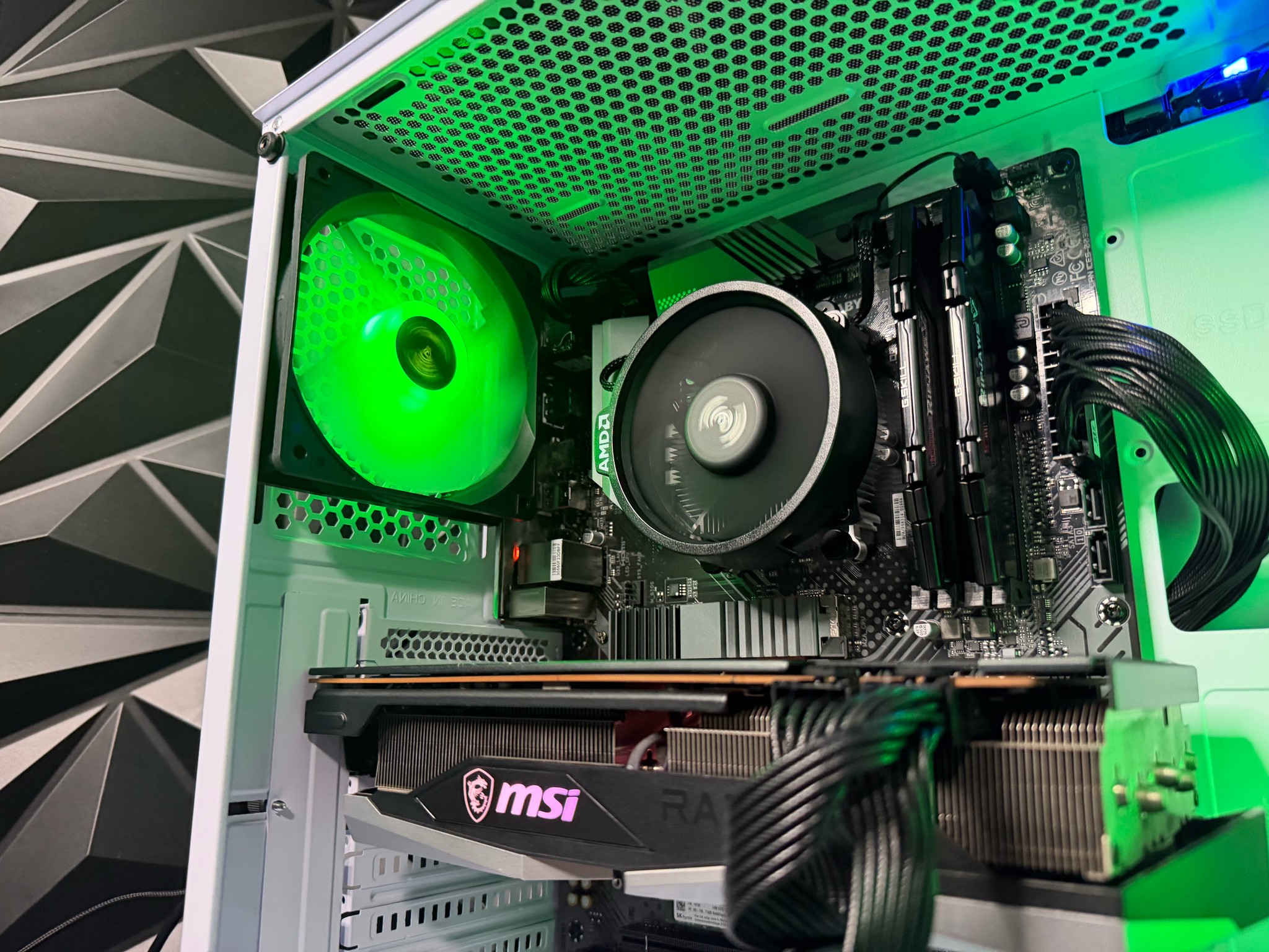 🖤🐼 Black Panda 🐼🖤 Ryzen 5 5500| RX 6700XT 12 GB | 16 GB DDR4| 750GB NVMe| 650W PSU