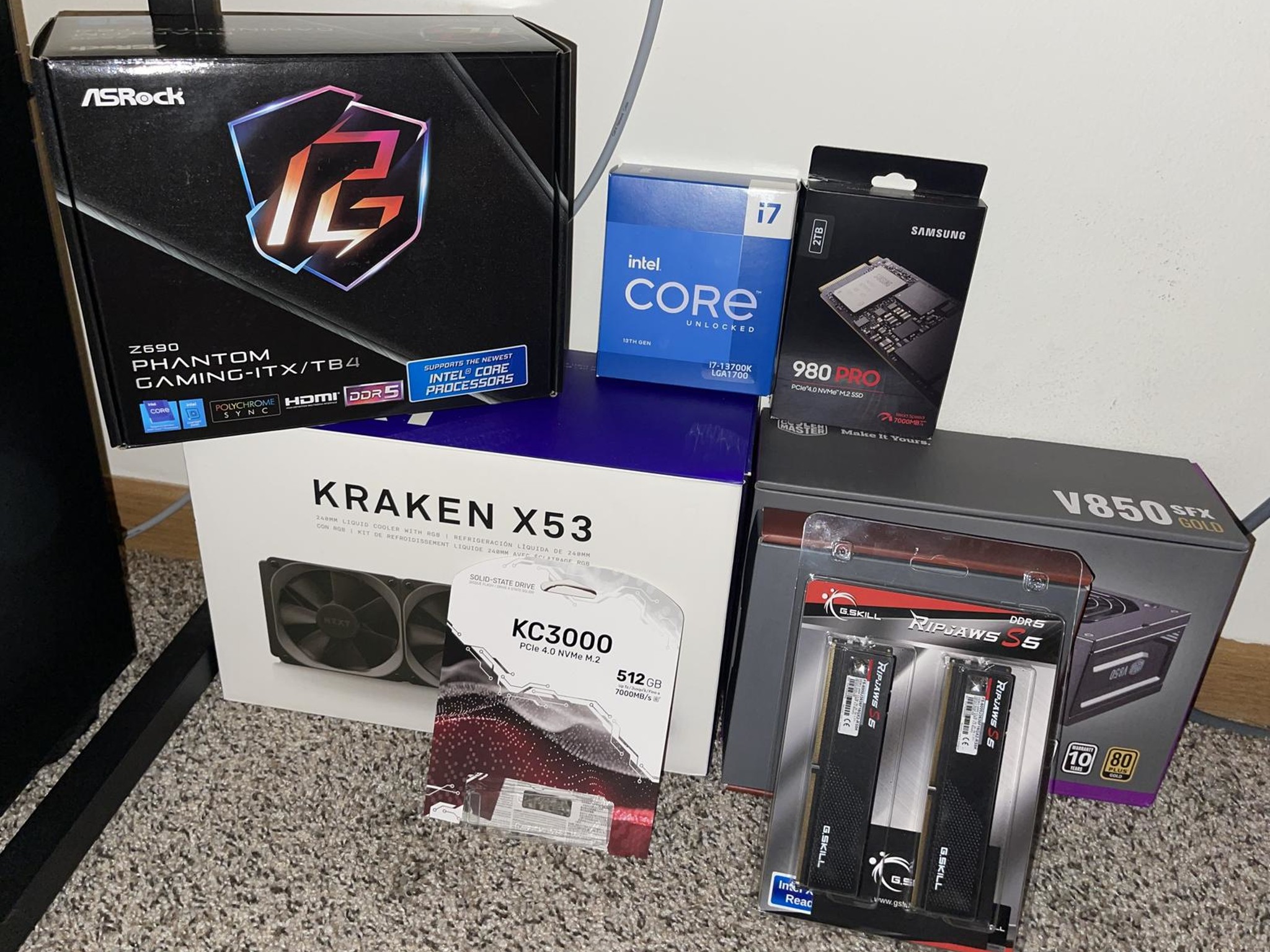 Glorious SFF Mini ITX PC