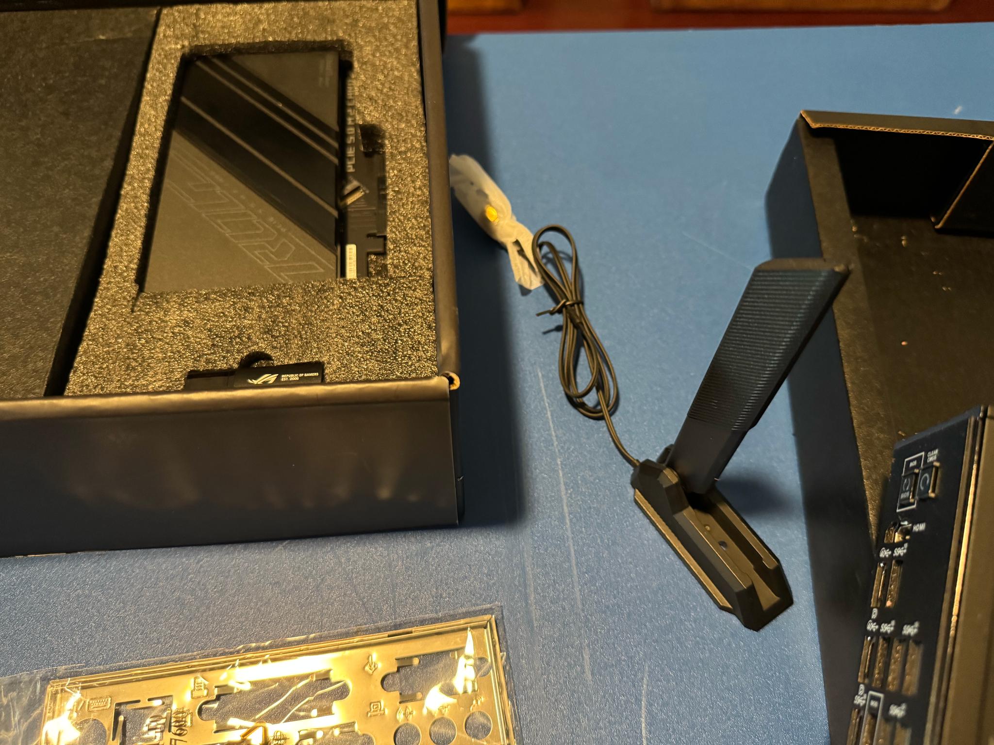 ROG Crosshair X670E Hero (Used - RMA)