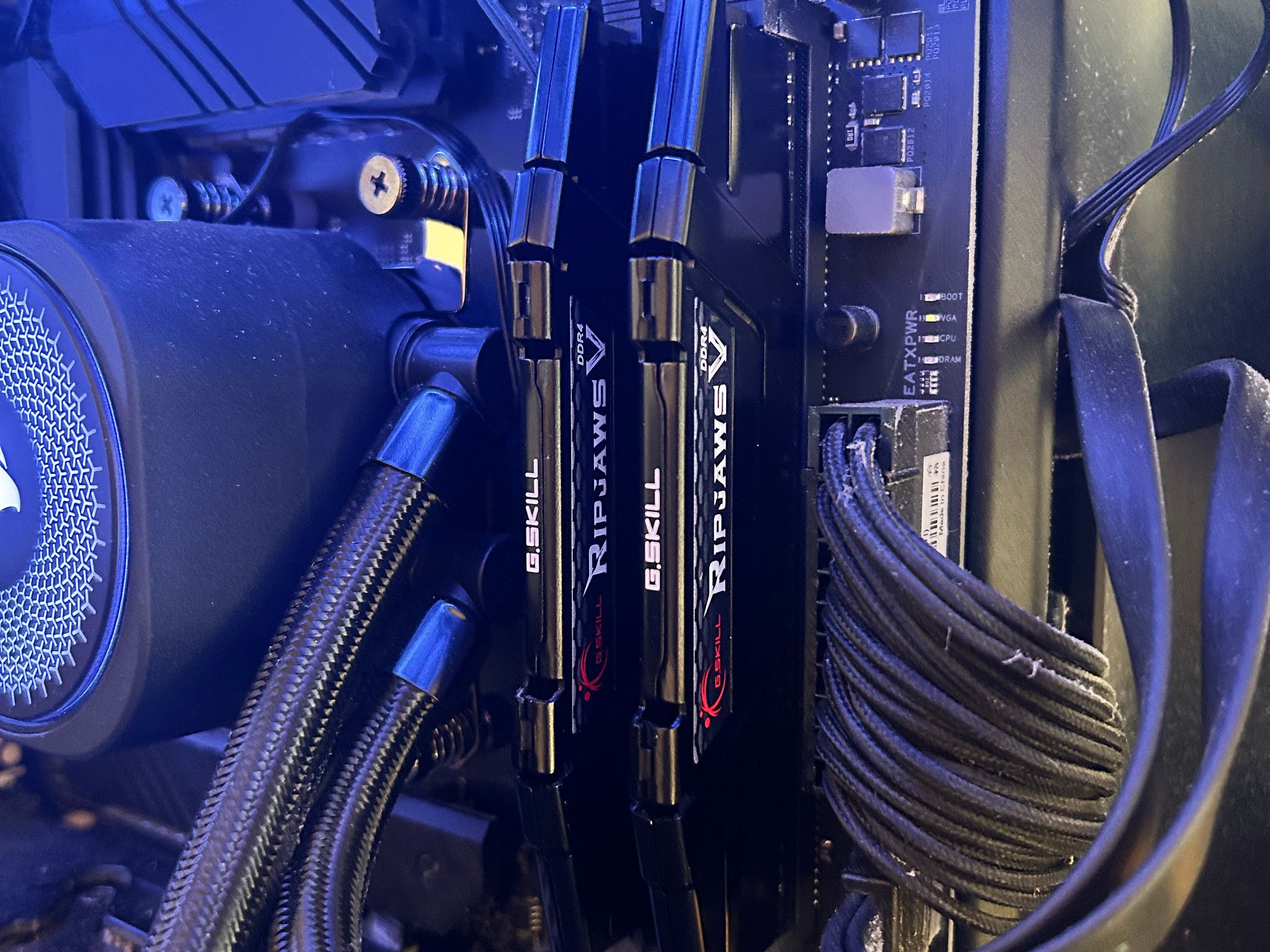 G. SKILL Ripjaws V Series 32GB (2 x 16GB) PC4-25600 (DDR4-3200) Memory