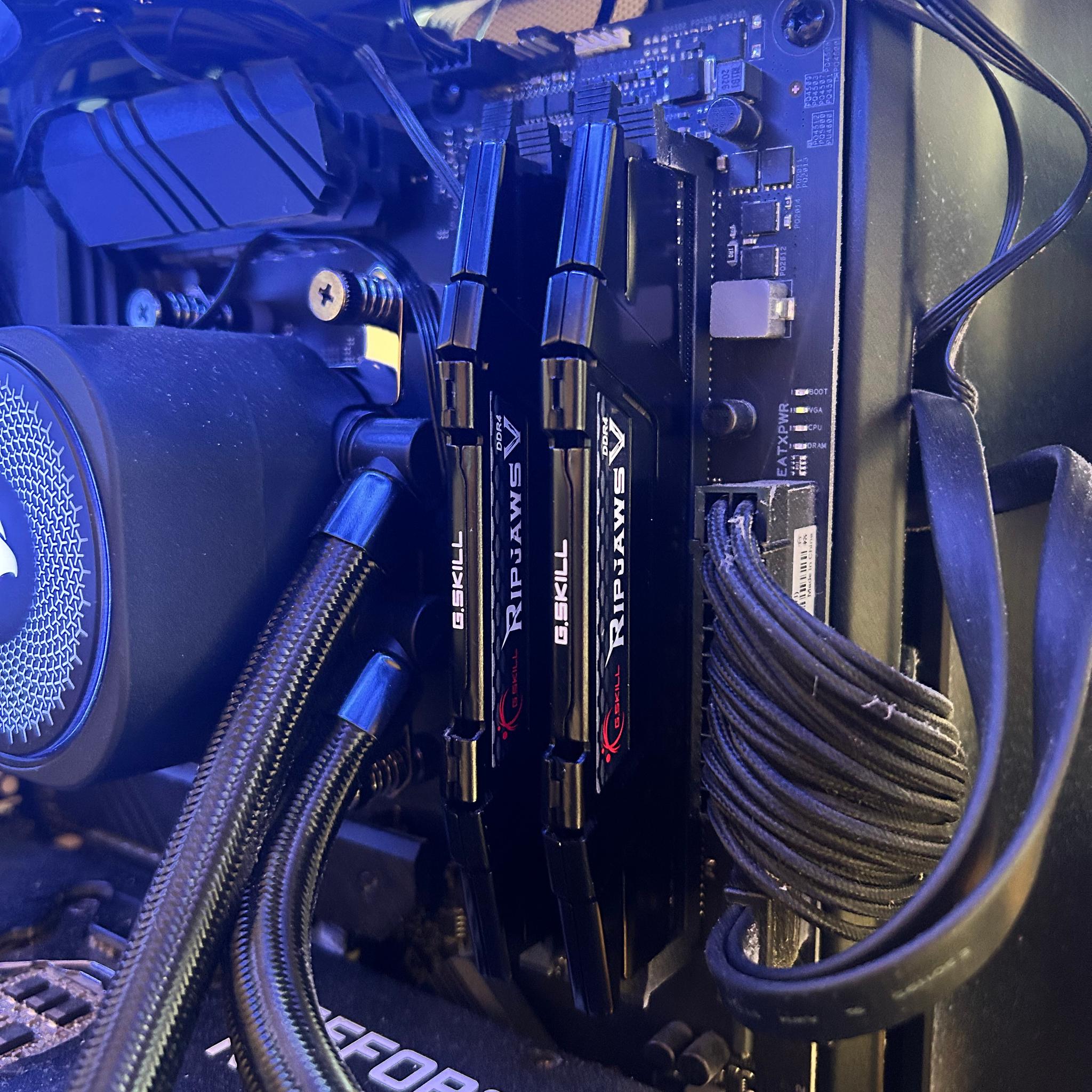 G. SKILL Ripjaws V Series 32GB (2 x 16GB) PC4-25600 (DDR4-3200) Memory