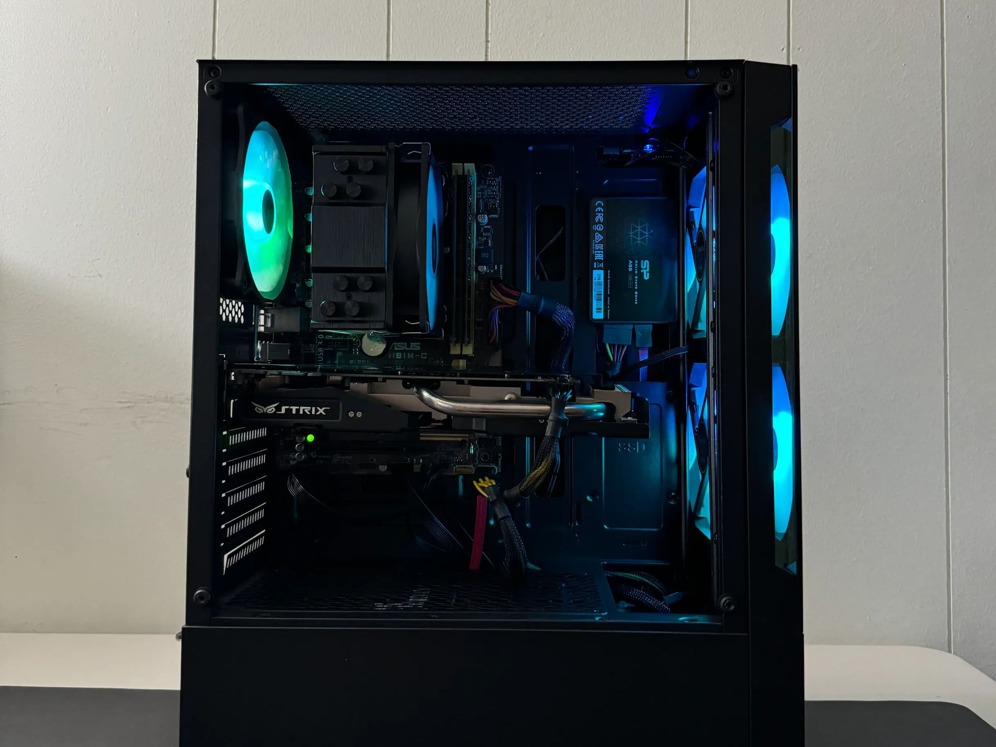 GTX 970 4GB | INTEL i7 4770s | 16GB DDR3 RAM | 256 GB SSD | Black Gaming Computer