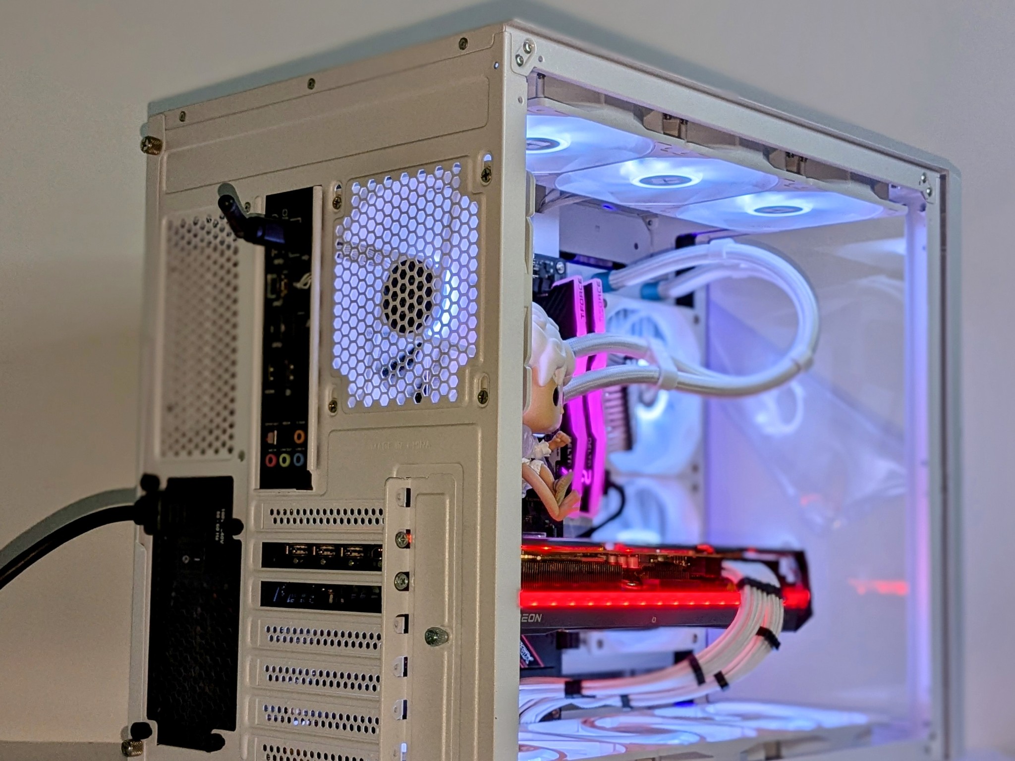 ⚪️🌩️Luffy ”5th-Gear”⚪️RX 7800XT⚪️Ryzen 7⚪️32GB RAM⚪️1TB NVMe PCIE(Gen 4x4)⚪️Windows 11 Pro