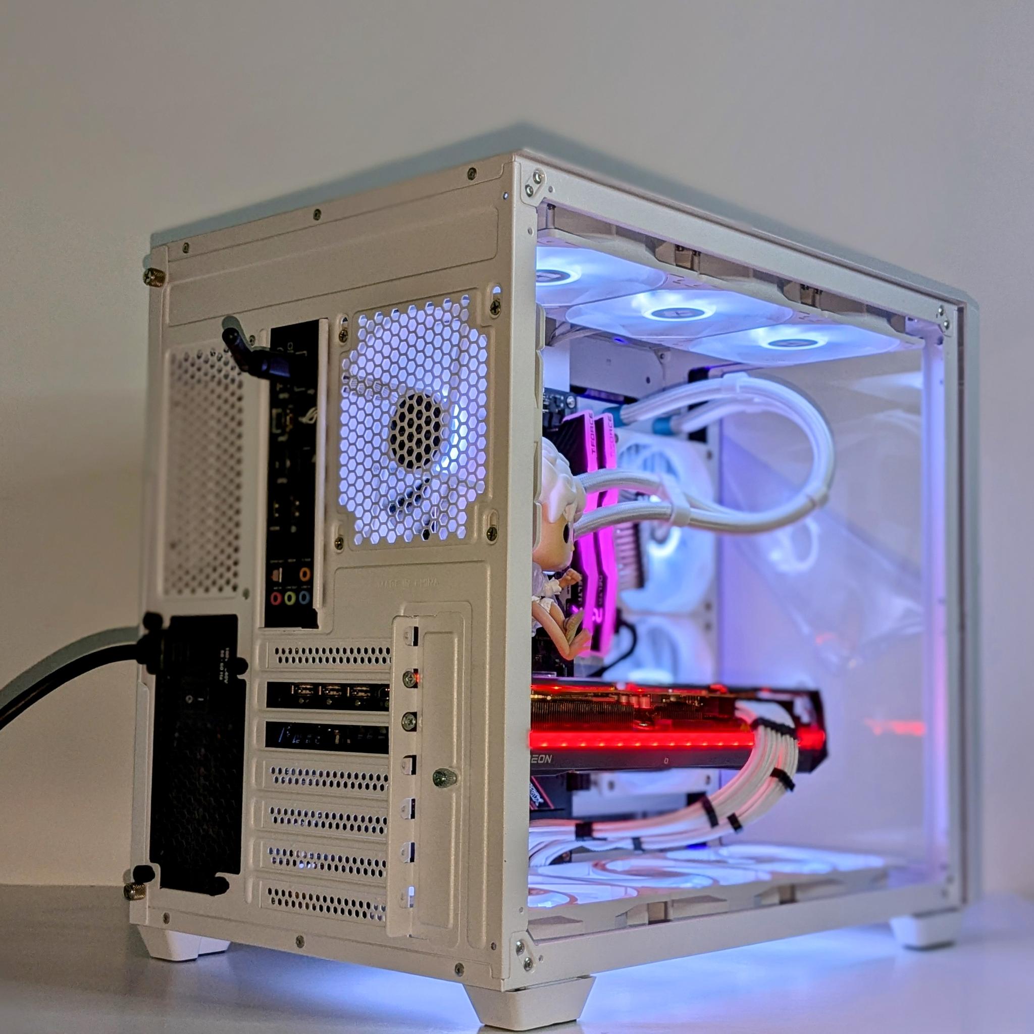 ⚪️🌩️Luffy ”5th-Gear”⚪️RX 7800XT⚪️Ryzen 7⚪️32GB RAM⚪️1TB NVMe PCIE(Gen 4x4)⚪️Windows 11 Pro