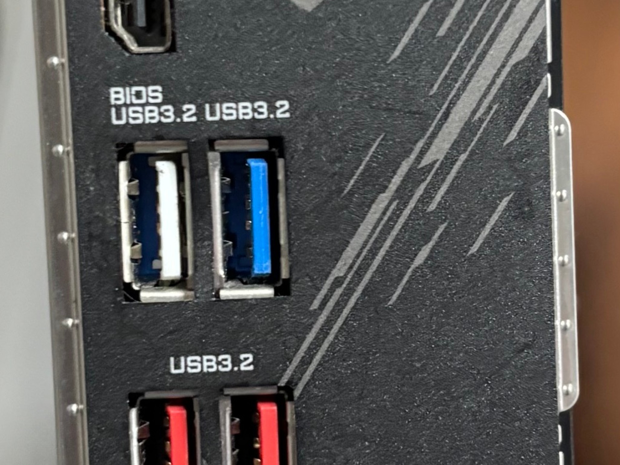 GIGABYTE Z490 AORUS ELITE AC