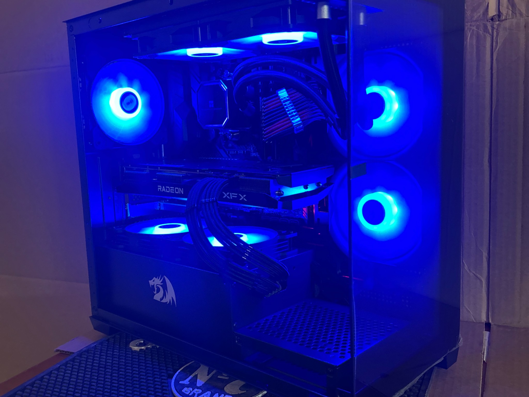 AMD Radeon RX 6700 10GB Ryzen 5 5600X 16 GB RAM M.2 1 TB SSD WiFi ready
