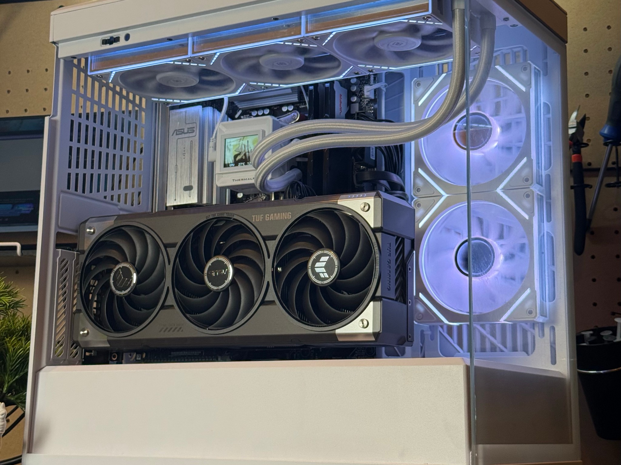 GeForce RTX 5070 Ti Custom Gaming PC - Ryzen 7 9800X3D, 32GB RAM