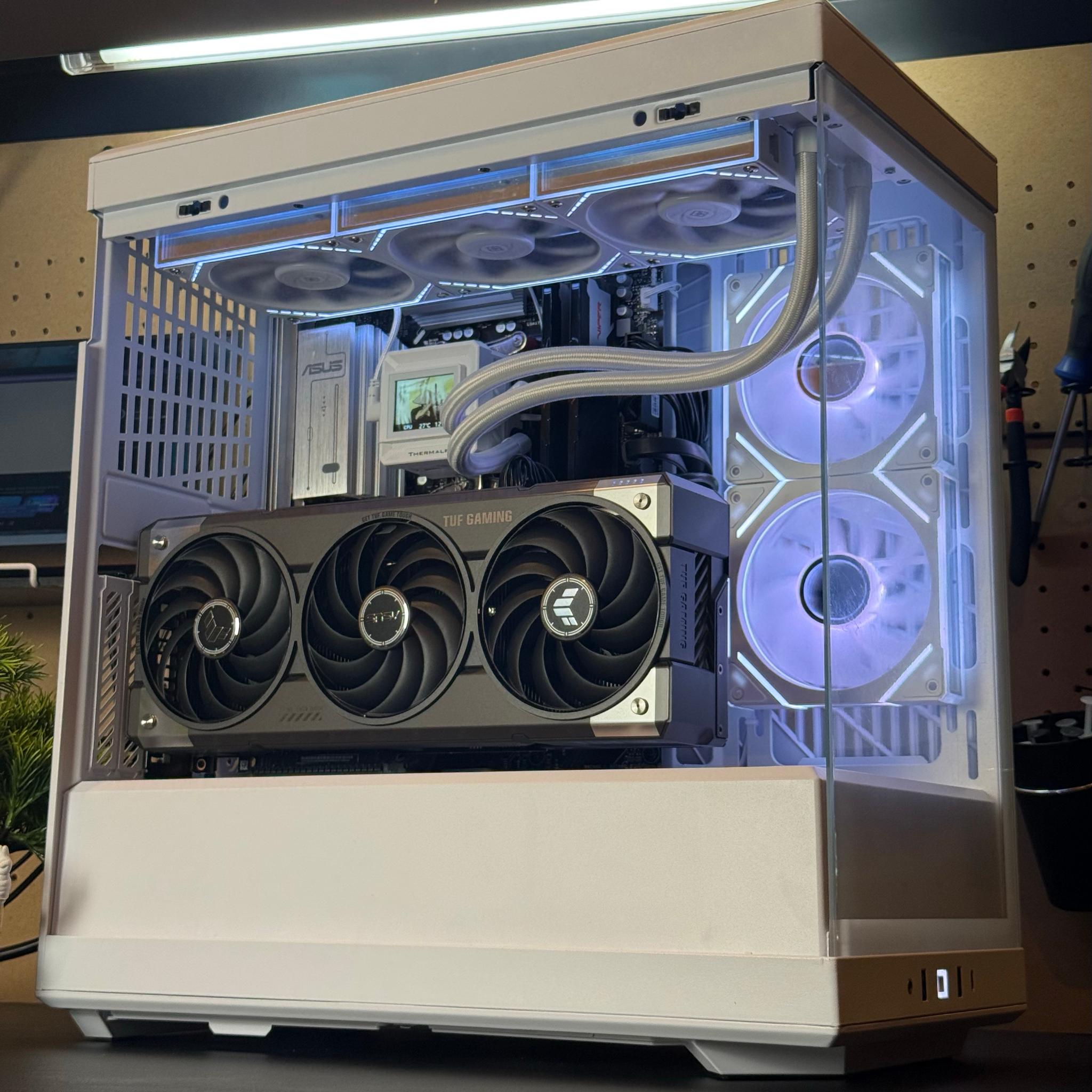 GeForce RTX 5070 Ti Custom Gaming PC - Ryzen 7 9800X3D, 32GB RAM