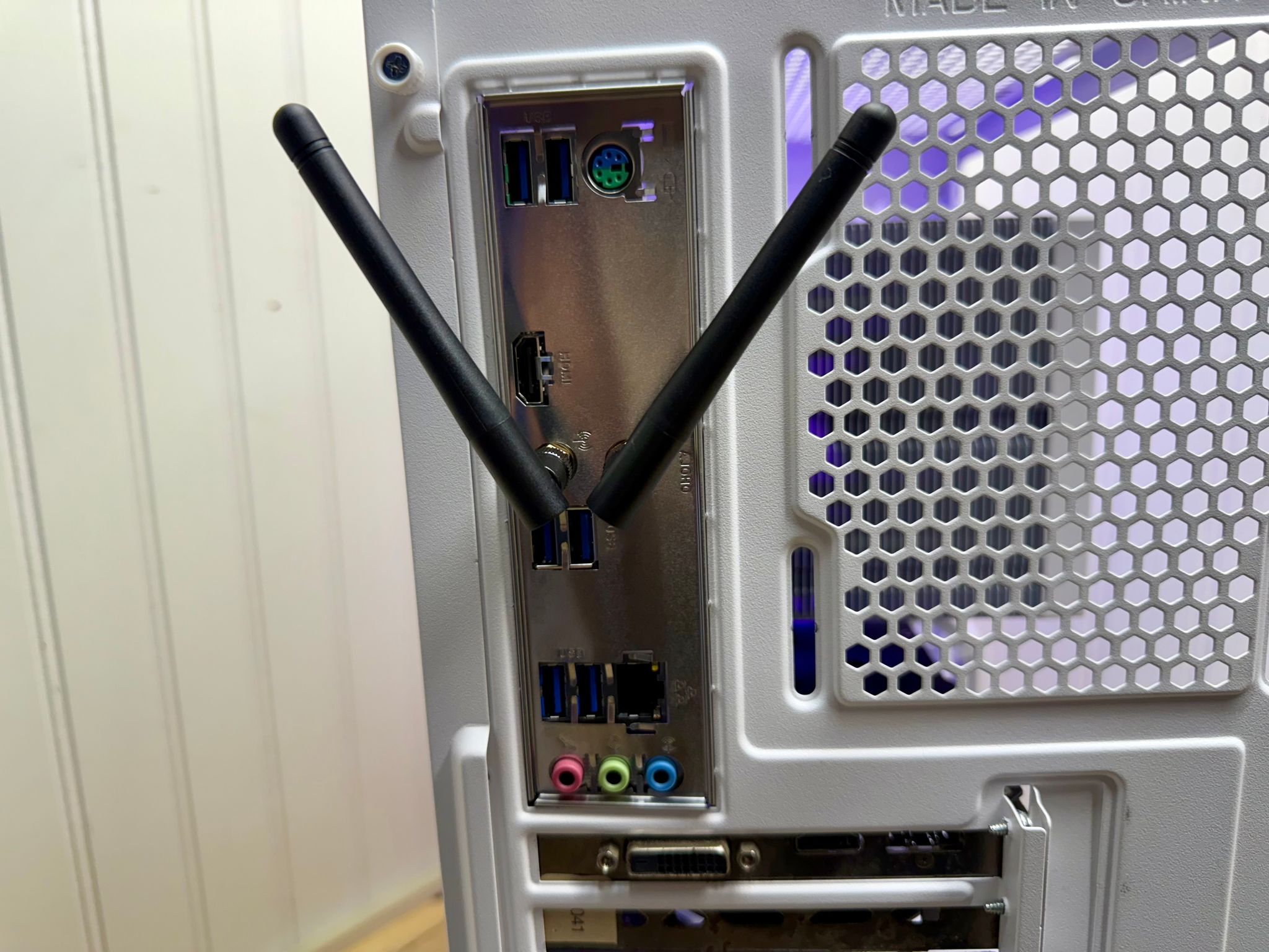 ARCTIC 5500/2060/32g ddr4/1 TB NVME/700watt psu/cooler with cpu temp read out