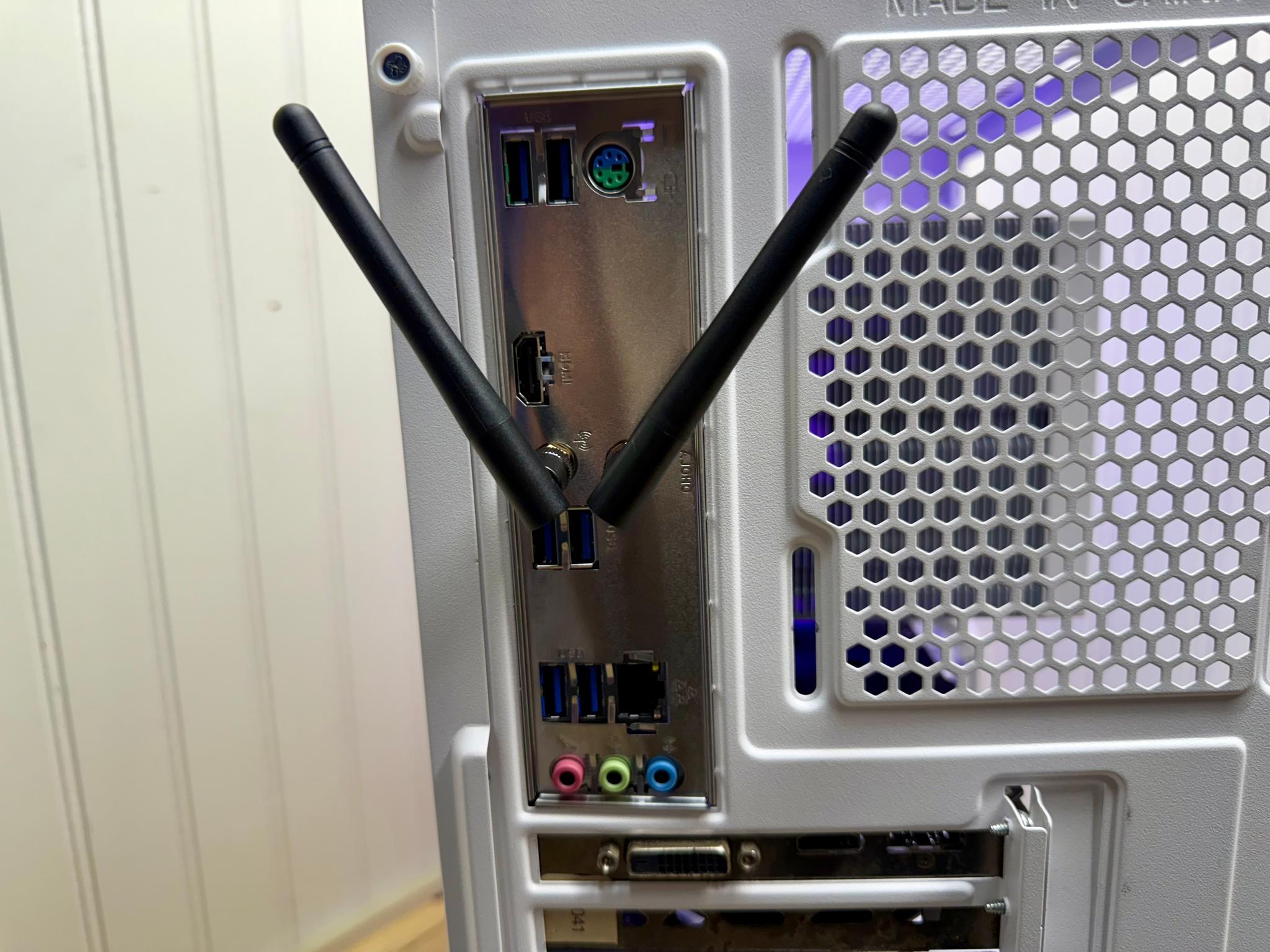 ARCTIC 5500/2060/32g ddr4/1 TB NVME/700watt psu/cooler with cpu temp read out