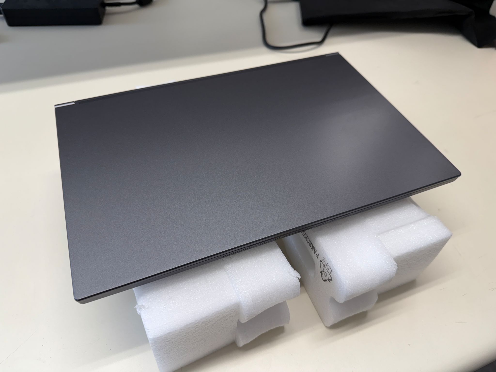 Eluktronics Max-15, i7-10875H, RTX 2070 Super, 32GB RAM, 1TB SSD, 240HZ