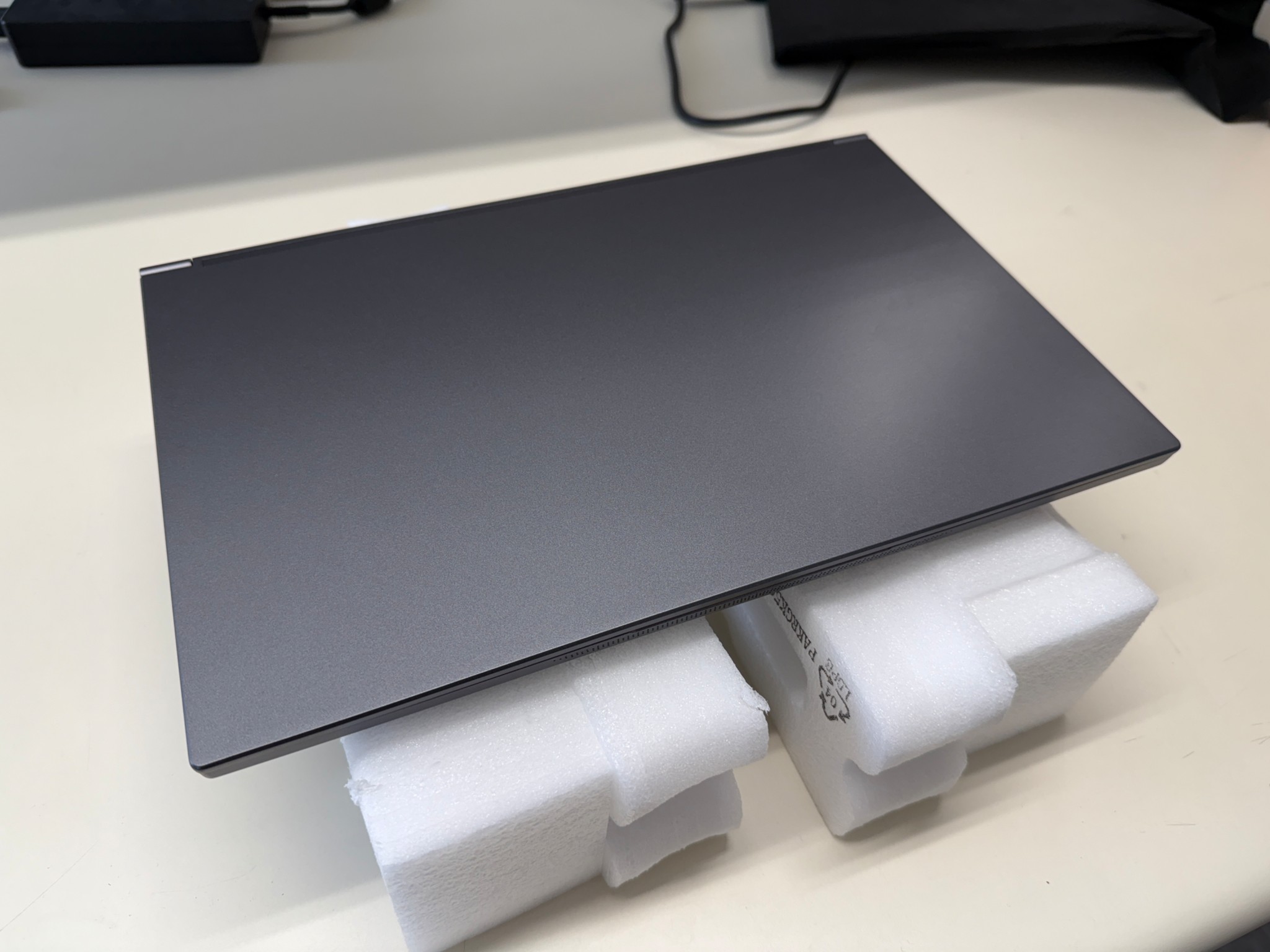 Eluktronics Max-15, i7-10875H, RTX 2070 Super, 32GB RAM, 1TB SSD, 240HZ