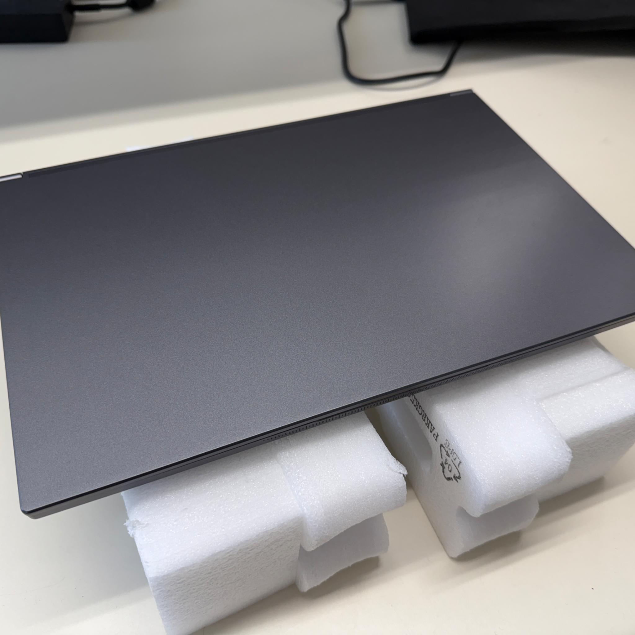 Eluktronics Max-15, i7-10875H, RTX 2070 Super, 32GB RAM, 1TB SSD, 240HZ
