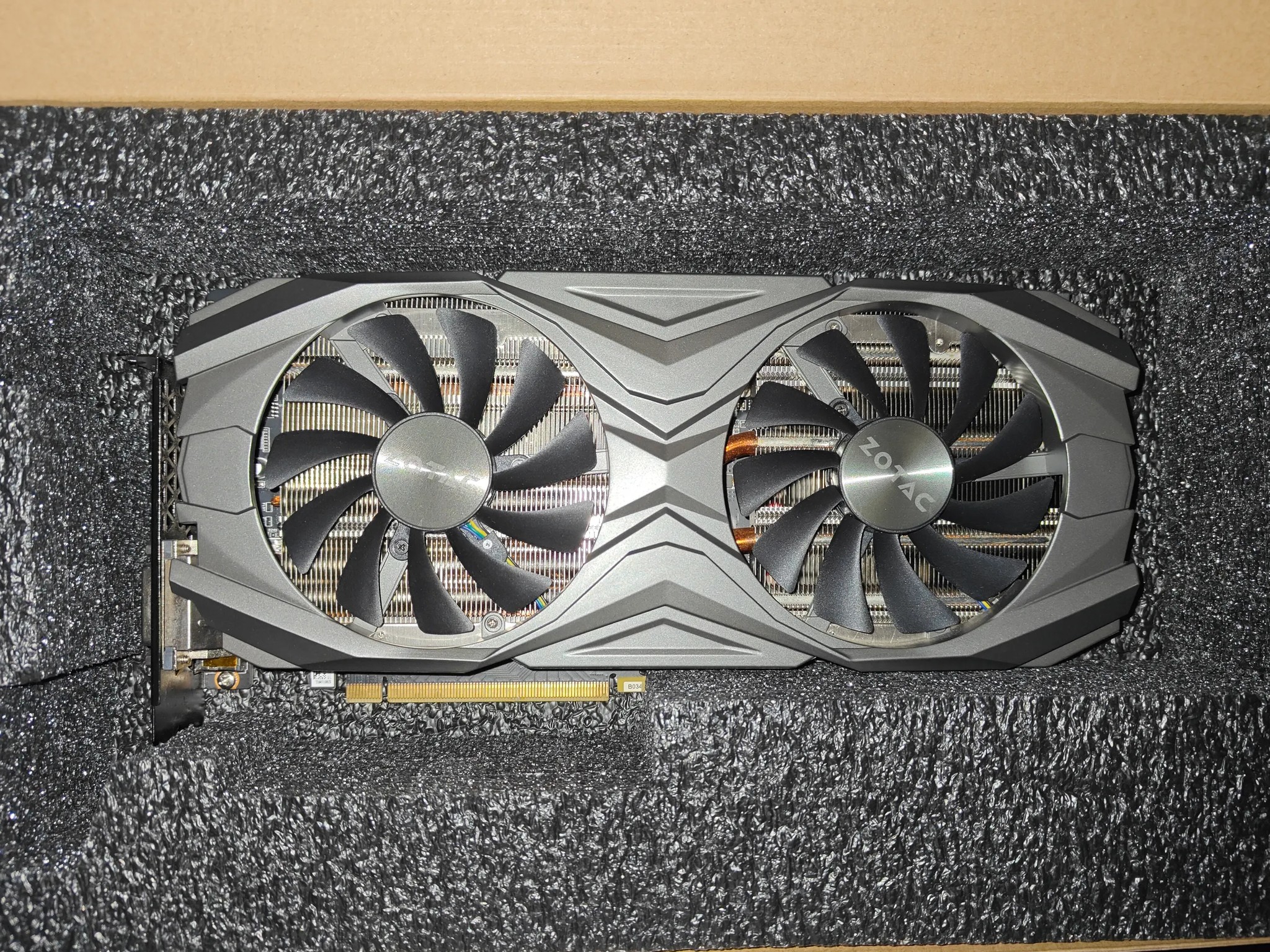🔥🔥1080 Ti🔥🔥ZOTAC GeForce® GTX 1080 Ti AMP Edition