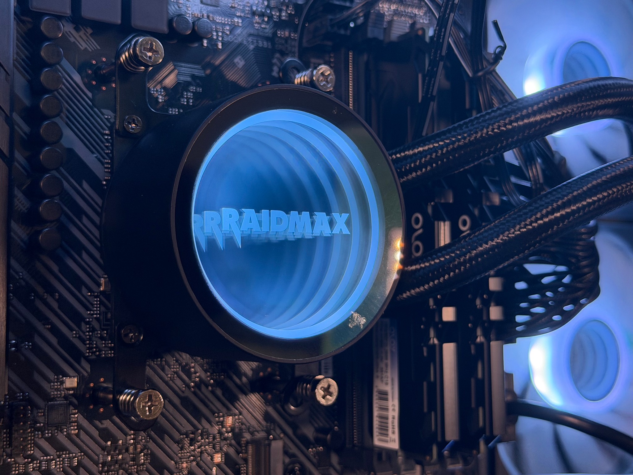 RTX 3070 | 2TB SSD | RYZEN 5 | 16GB RAM