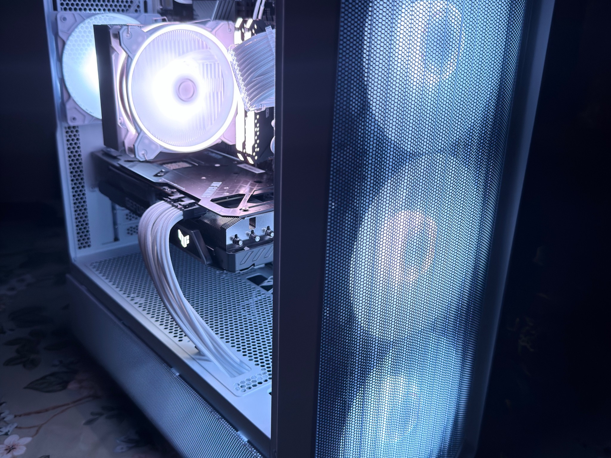 White 3080 Gaming PC | RTX 3080 | i5-12400F | 16GB RAM | 1TB SSD | WINDOWS 11 |