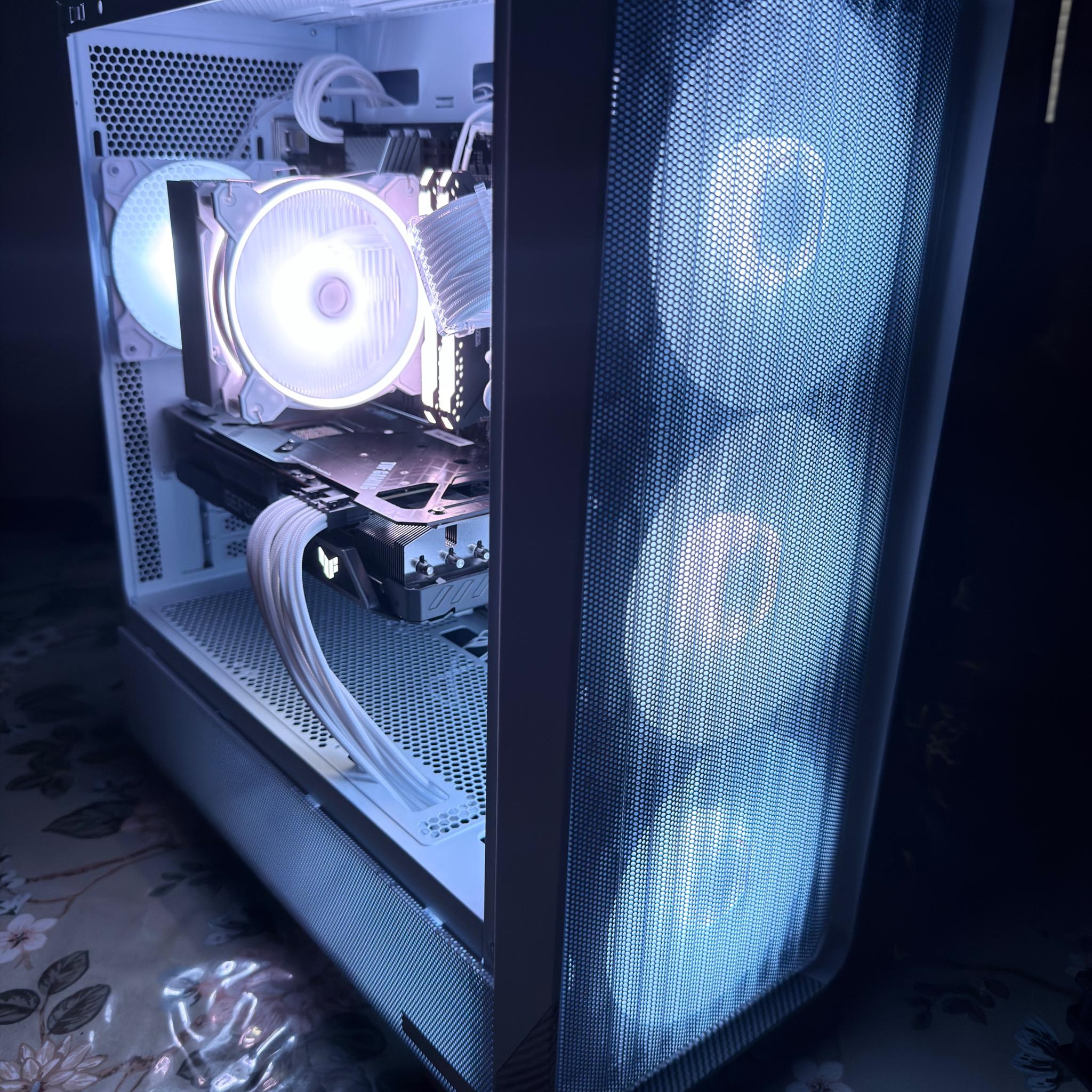 White 3080 Gaming PC | RTX 3080 | i5-12400F | 16GB RAM | 1TB SSD | WINDOWS 11 |