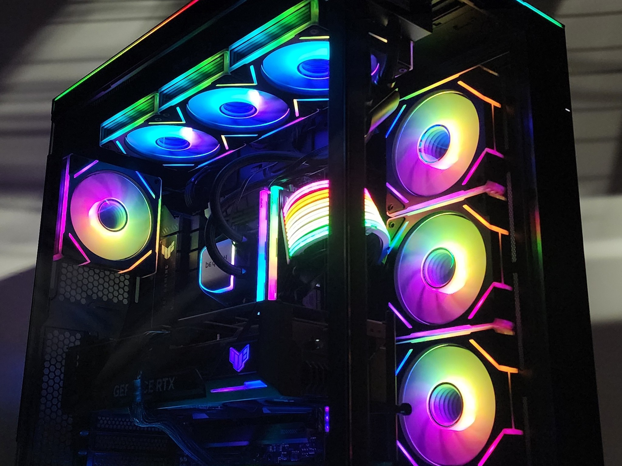 Gaming PC Ryzen 9 9950X3D 32GB RAM 2TB SSD RTX 4080 SUPER 16GB Win11 Computer